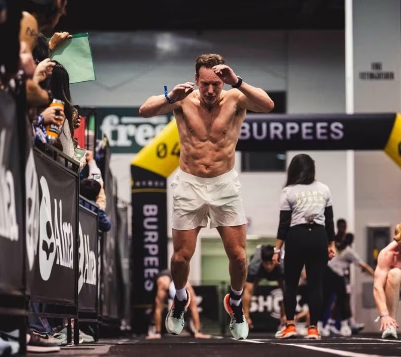 La disciplina HYROX desafía tanto la resistencia como la fuerza, fusionando carrera y ejercicios funcionales en pruebas de alta exigencia (@hyroxamerica)