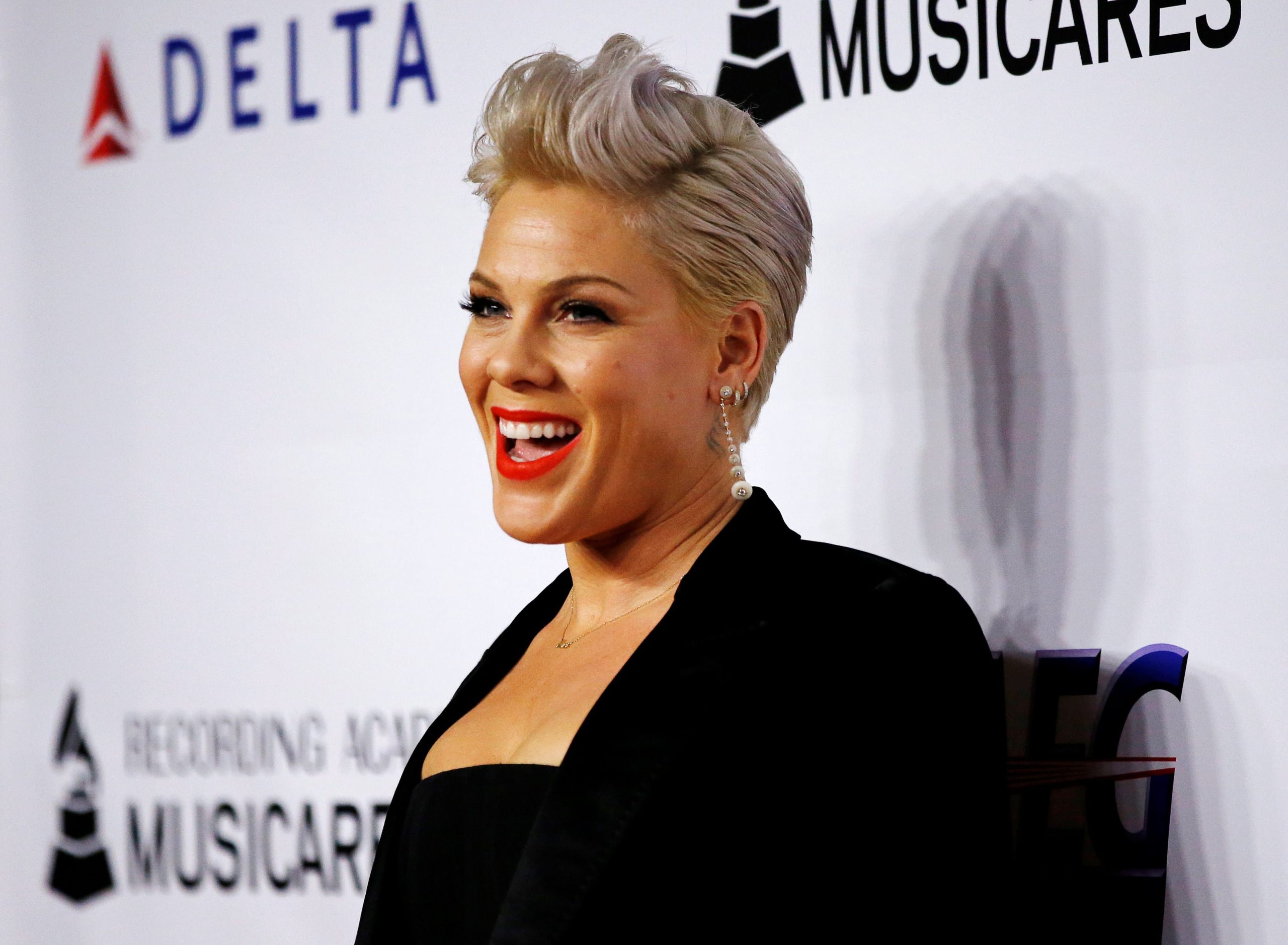 Pink recordó que 2025 fue un año intenso, con momentos “devastadores” pero también con mucha belleza (REUTERS/Mario Anzuoni/File Photo)