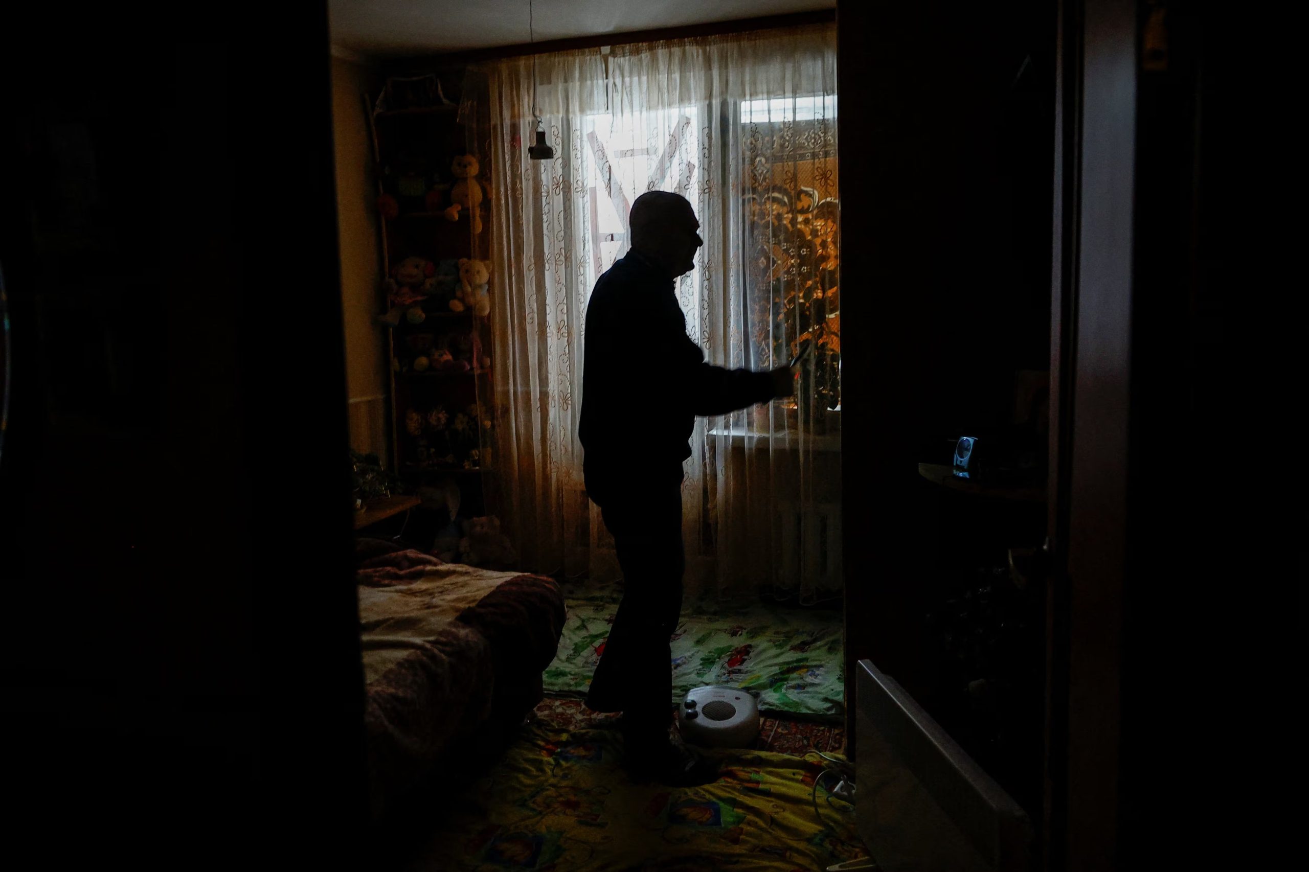 Imagen de un anciano en un sótano. (Imagen Ilustrativa/Reuters)