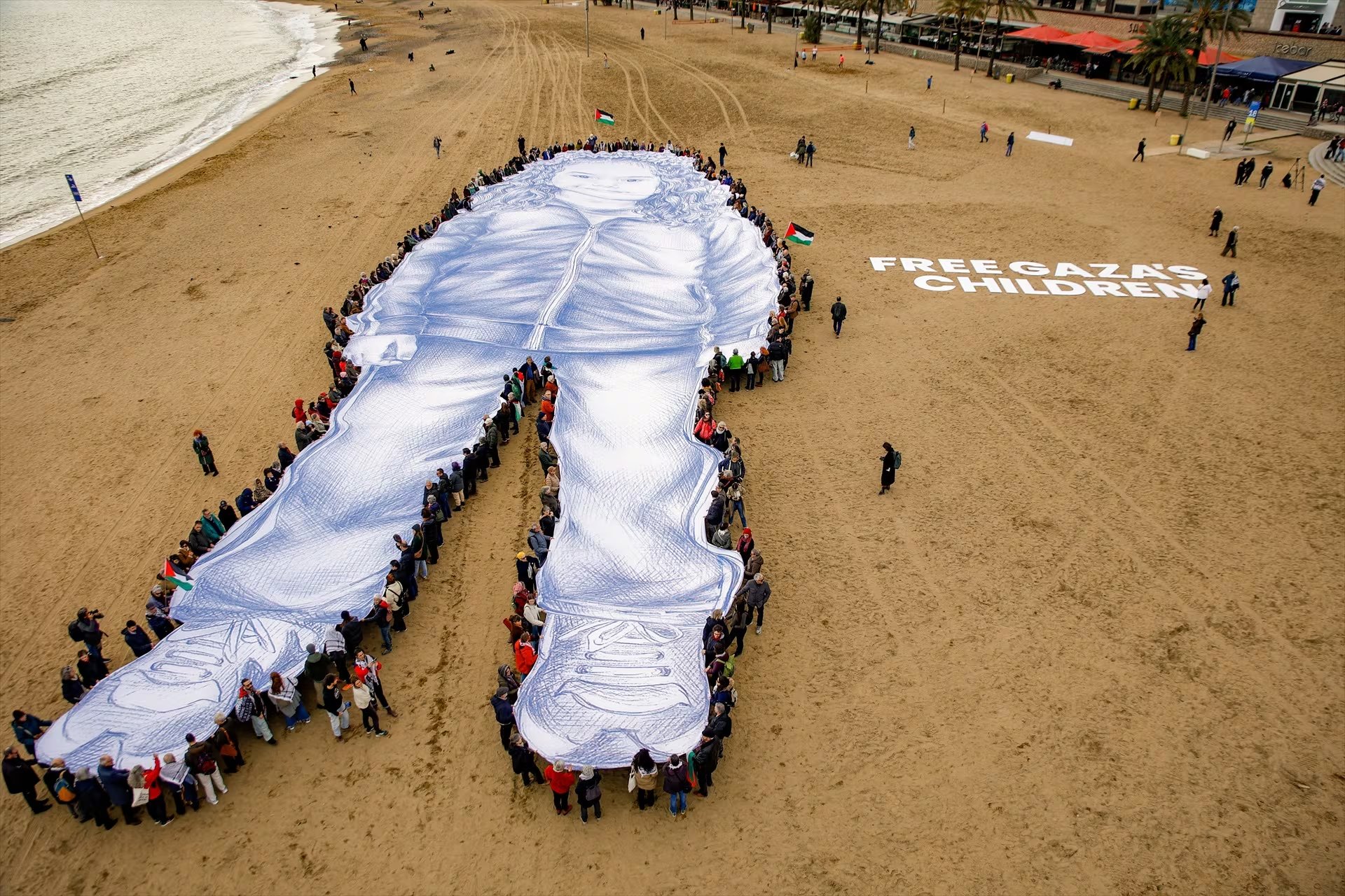 Homeaje a Hind Rajab en la playa de Barcelona (Europa Press)