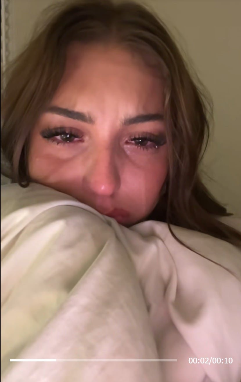 El sadfishing afecta especialmente a adolescentes e influencers, quienes comparten su fragilidad en busca de empatía digital (captura de video)