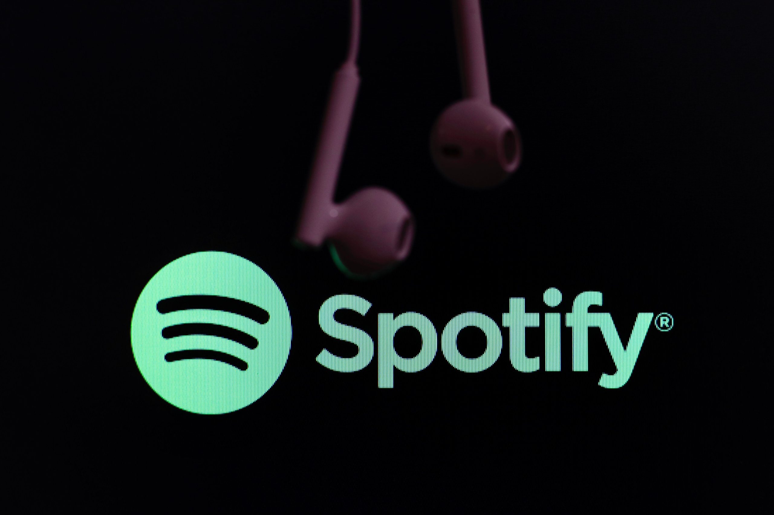 Más de 40 millones de usuarios han enviado 340 millones de mensajes desde el lanzamiento de Mensajes de Spotify, mostrando el interés en compartir música y novedades. (EFE/RITCHIE B. TONGO)
