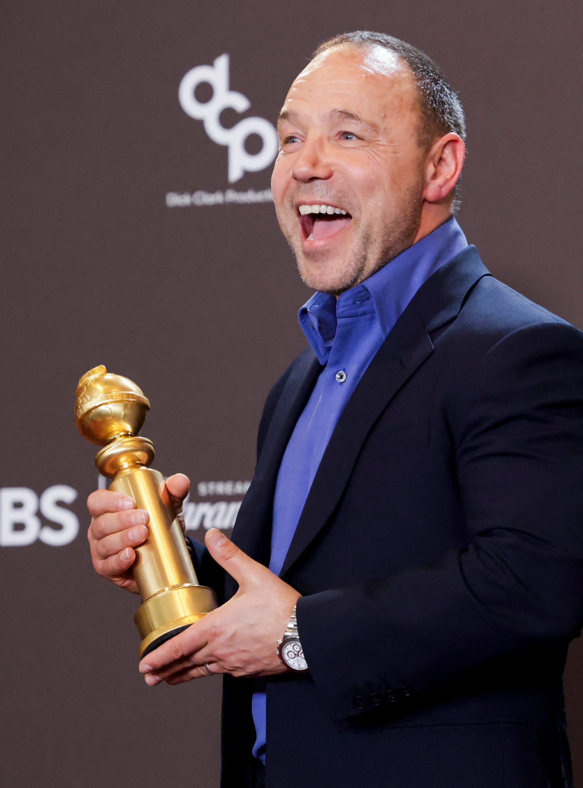 Stephen Graham casi pierde su premio durante su regreso a Madrid. (REUTERS/Mario Anzuoni)