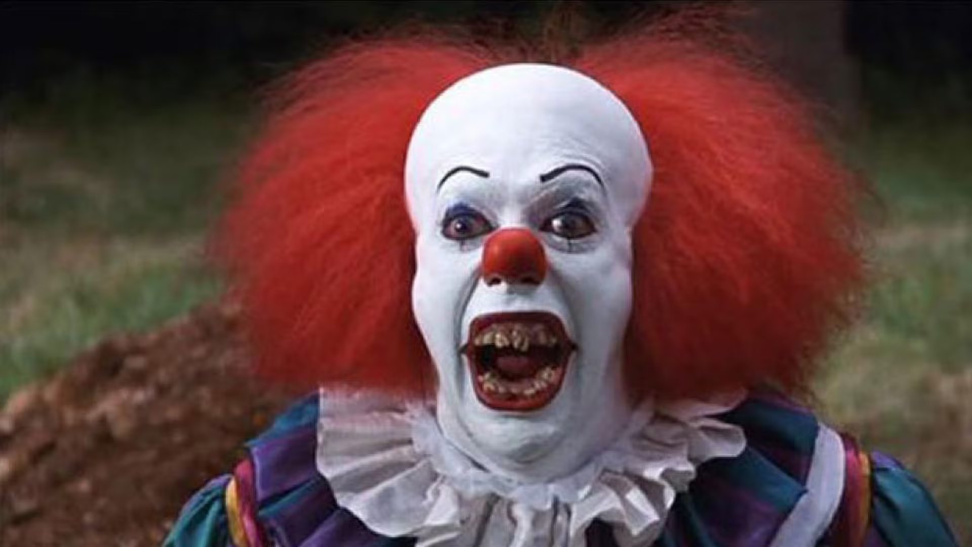 Tim Curry y Bill Skarsgård, intérpretes de Pennywise en distintas adaptaciones, relataron el gran desafío emocional y psicológico que enfrentaron al encarnar al payaso