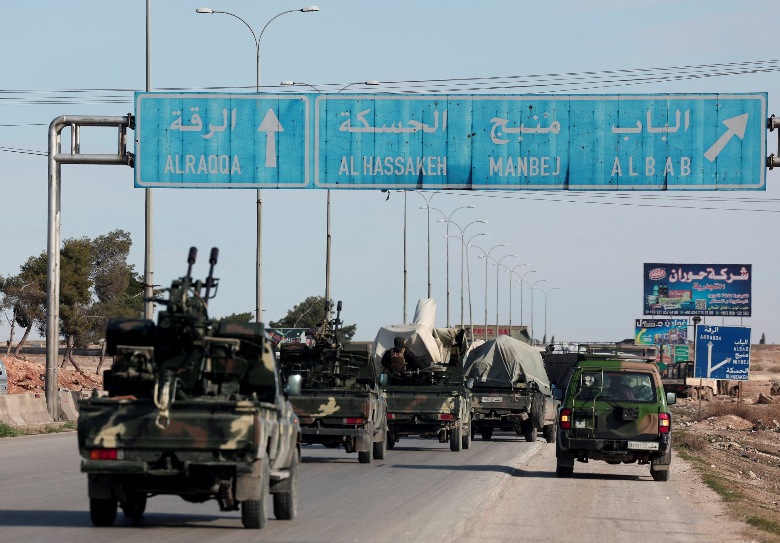 El ejército sirio envía refuerzos al “frente de Deir Hafer”, en Alepo. (REUTERS/Mahmoud Hassano)