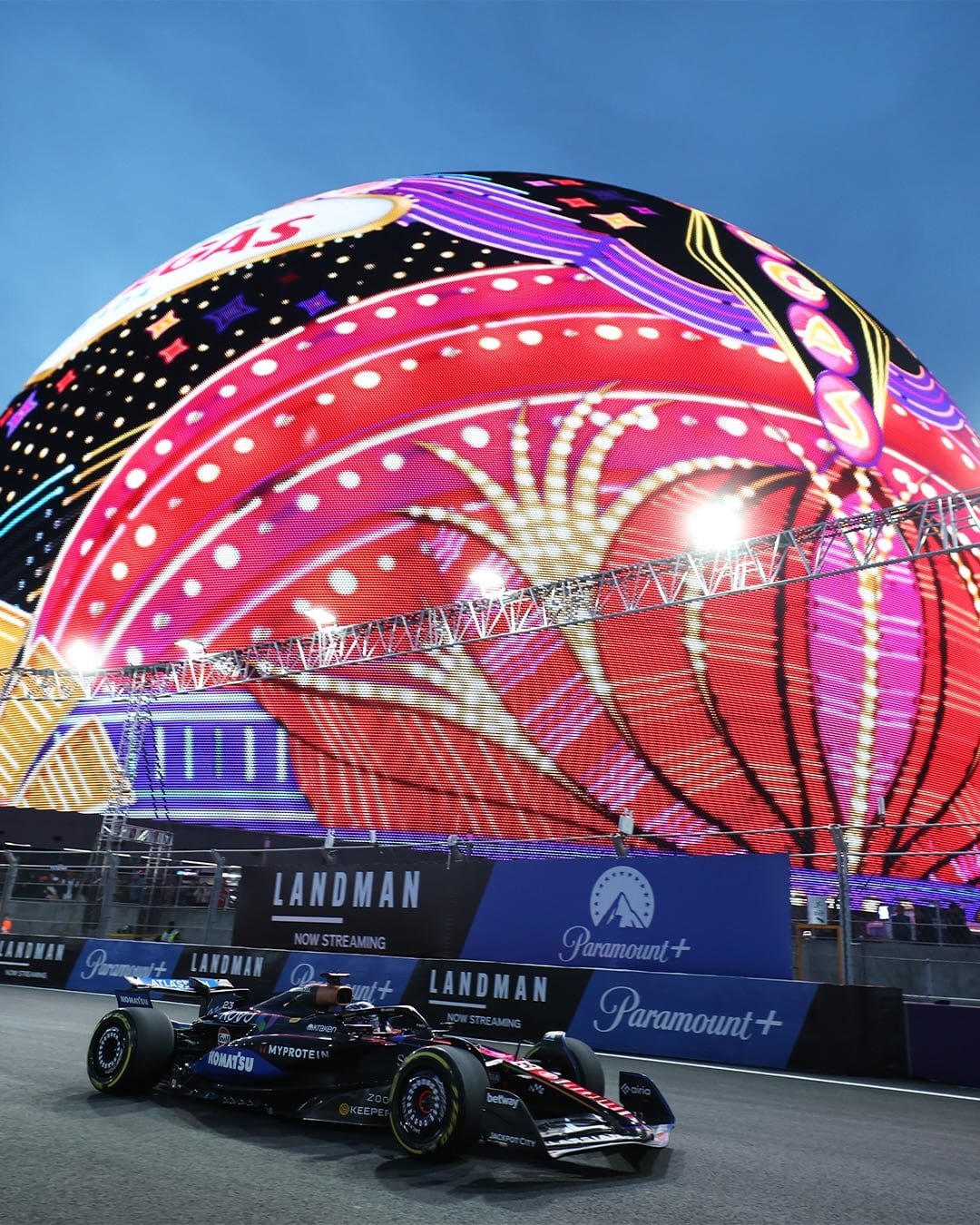 La presencia de la Sphere en Las Vegas ha impulsado la economía local al atraer turismo internacional, generar empleo y diversificar la oferta de entretenimiento de la ciudad. (Foto: spherevegas/Instagram)