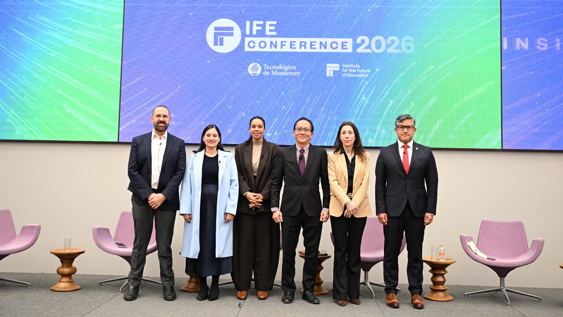 José Escamilla, Jessica González de Cosío, Selma Talha Jebri, Michael Fung, Mercedes Mateo Díaz y Javier Guzmán en el panel que presentó a la prensa la nueva edición del IFE Conference