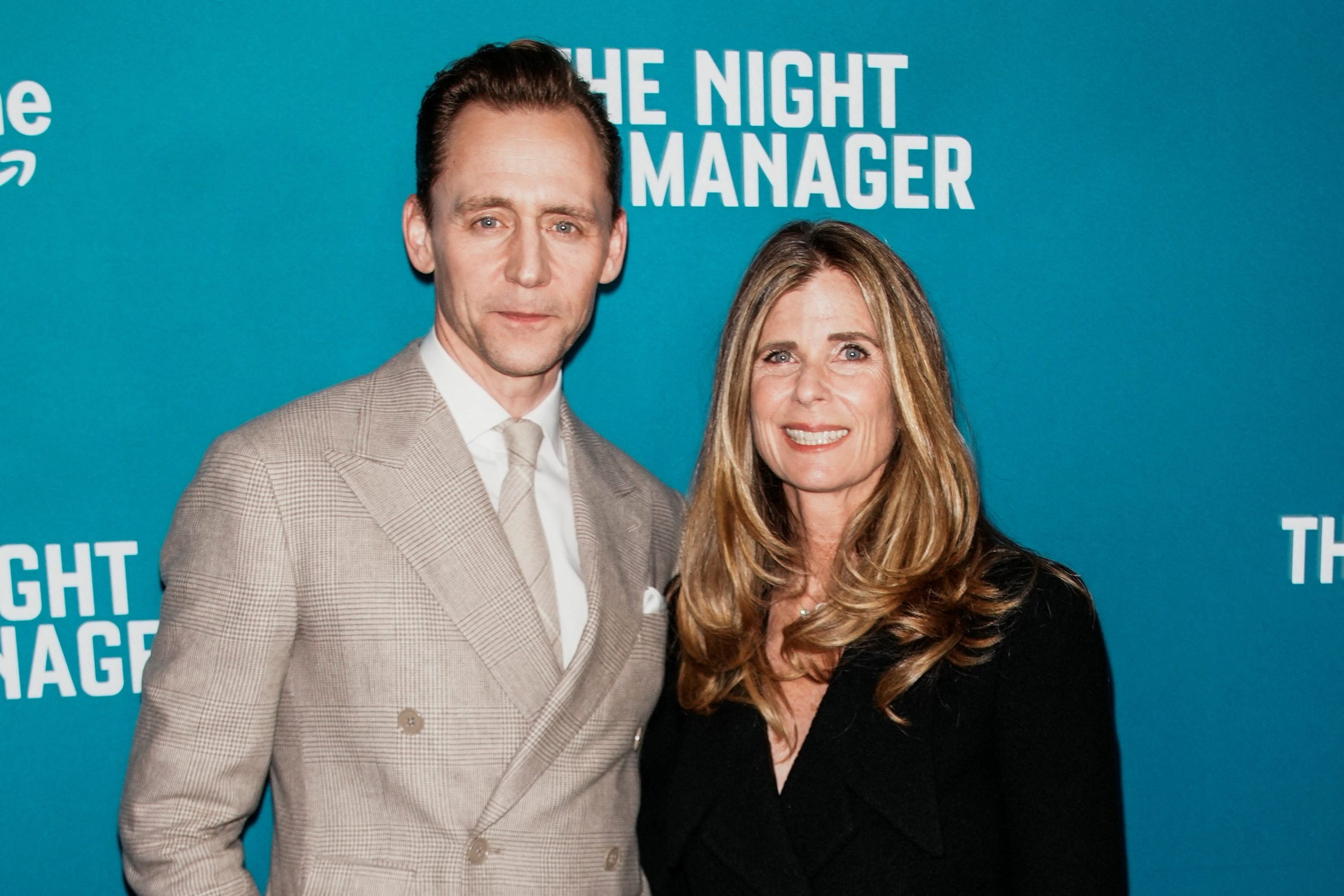 Pese a reconocer que el calor de varias de las locaciones fue un reto para él, Hiddleston no dejó de destacar el cariño de los colombianos durante su estancia en el país - crédito Eduardo Munoz/REUTERS