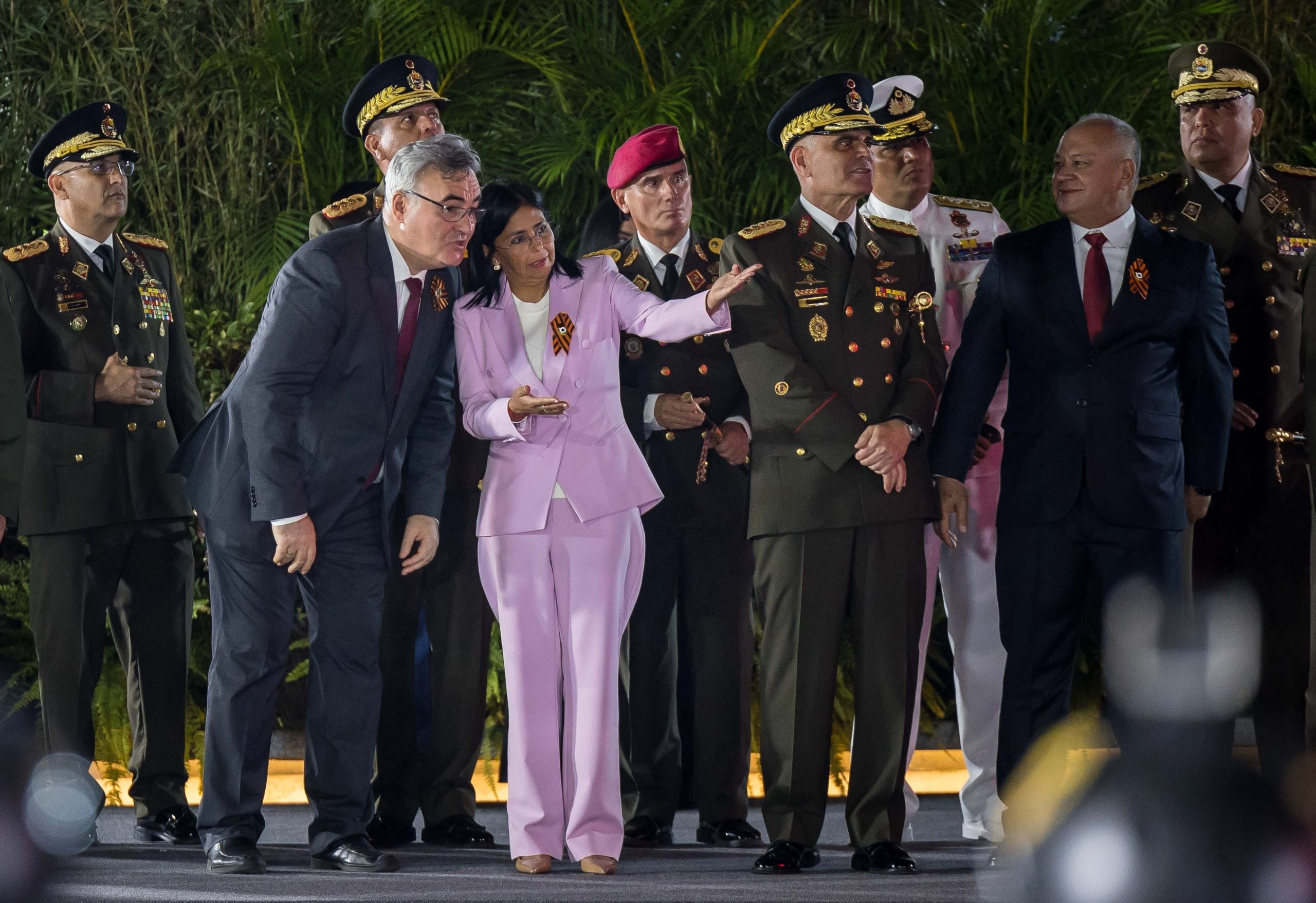 Expertos del Atlantic Council advierten que Venezuela se debate entre una transición negociada, la continuidad de viejos actores internos o un conflicto prolongado con consecuencias humanitarias aún más graves (EFE)