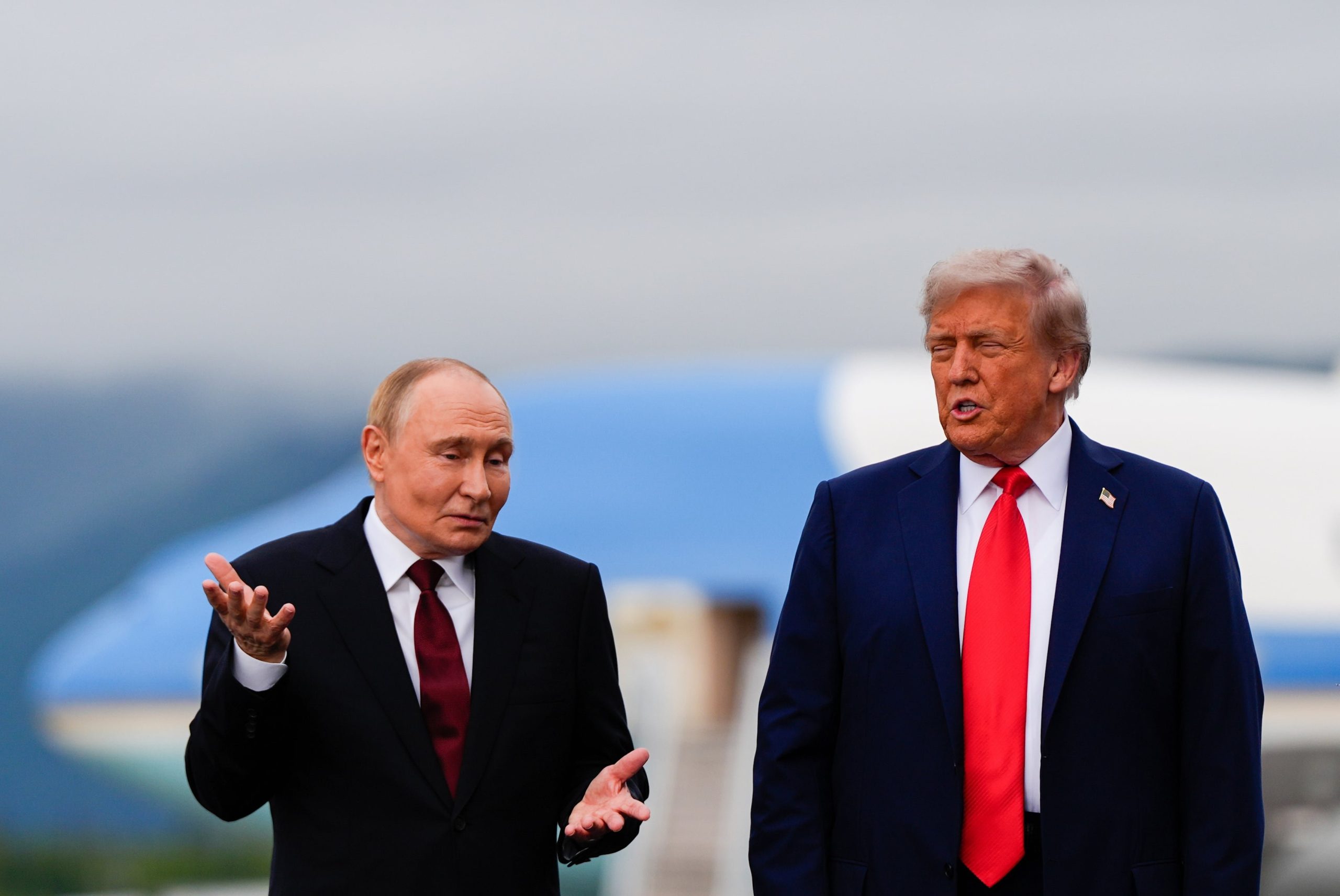 Putin y Trump mantuvieron conversaciones sobre el rumbo del conflicto y las negociaciones (AP Foto/Julia Demaree Nikhinson, Archivo)