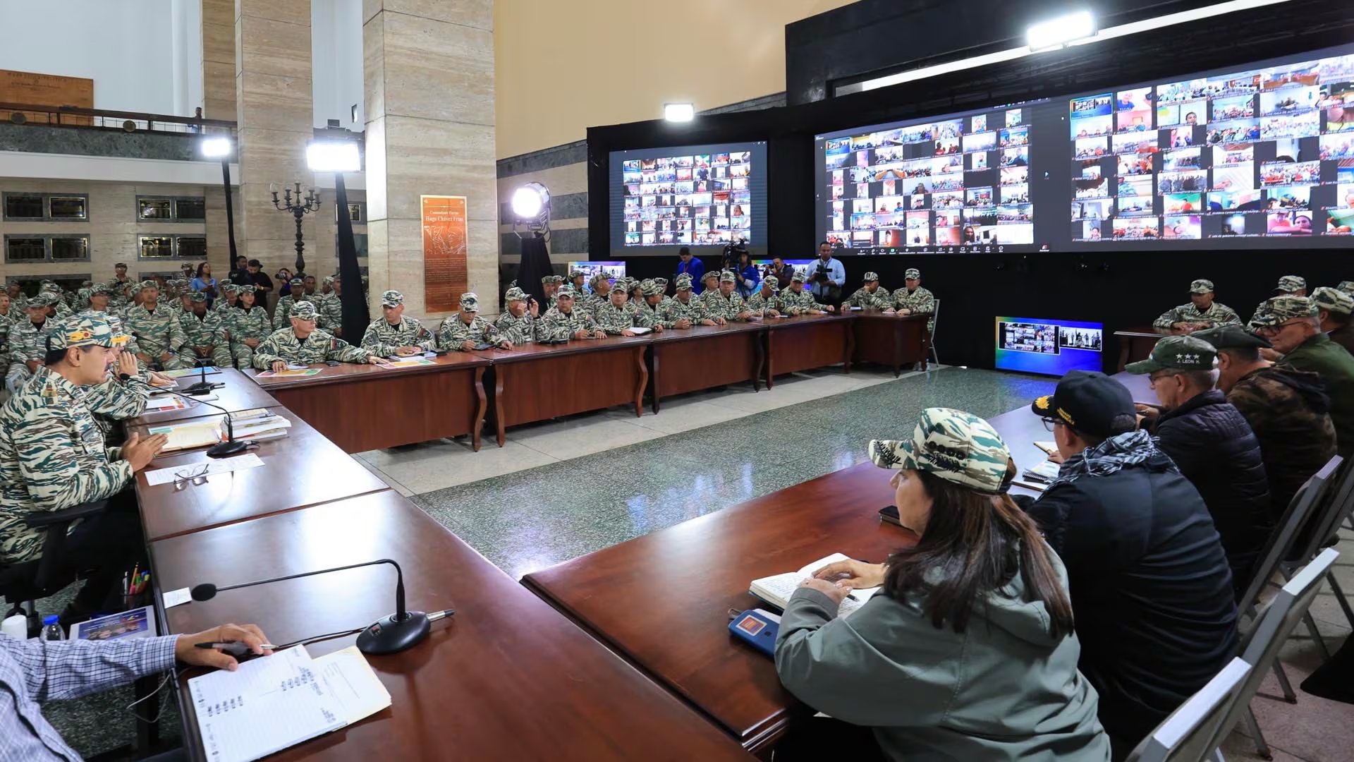 Nicolás Maduro en una de las reuniones con militares en Fuerte Tiuna preprando la defensa ante la Operación Lanza del Sur