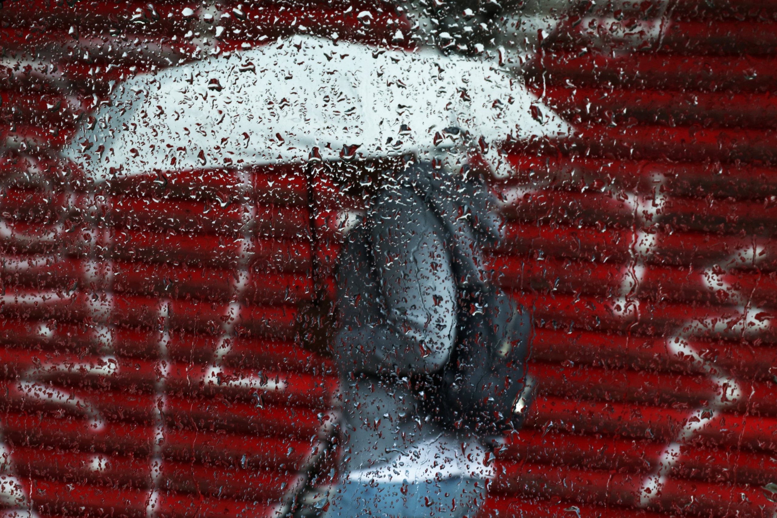 Ciudades como Nueva York, Boston, Filadelfia y Washington, D.C. se mantienen bajo alerta por probabilidad de precipitaciones y nieve significativa. (REUTERS/Shannon Stapleton)