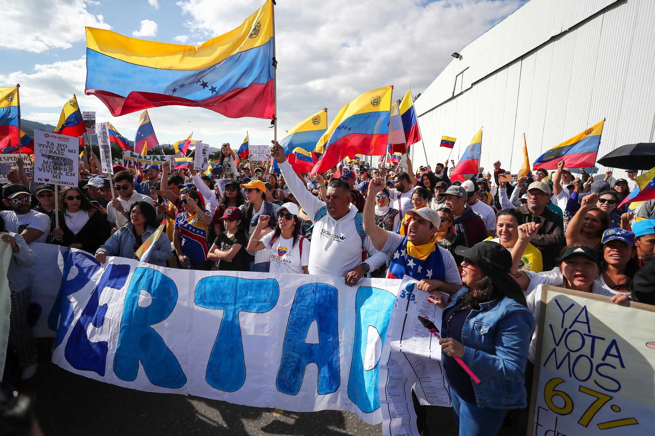 Vente Venezuela lanza encuesta en Ecuador para conocer la situación de migrantes y sus intenciones de retorno ante cambios políticos (EFE/ARCHIVO)