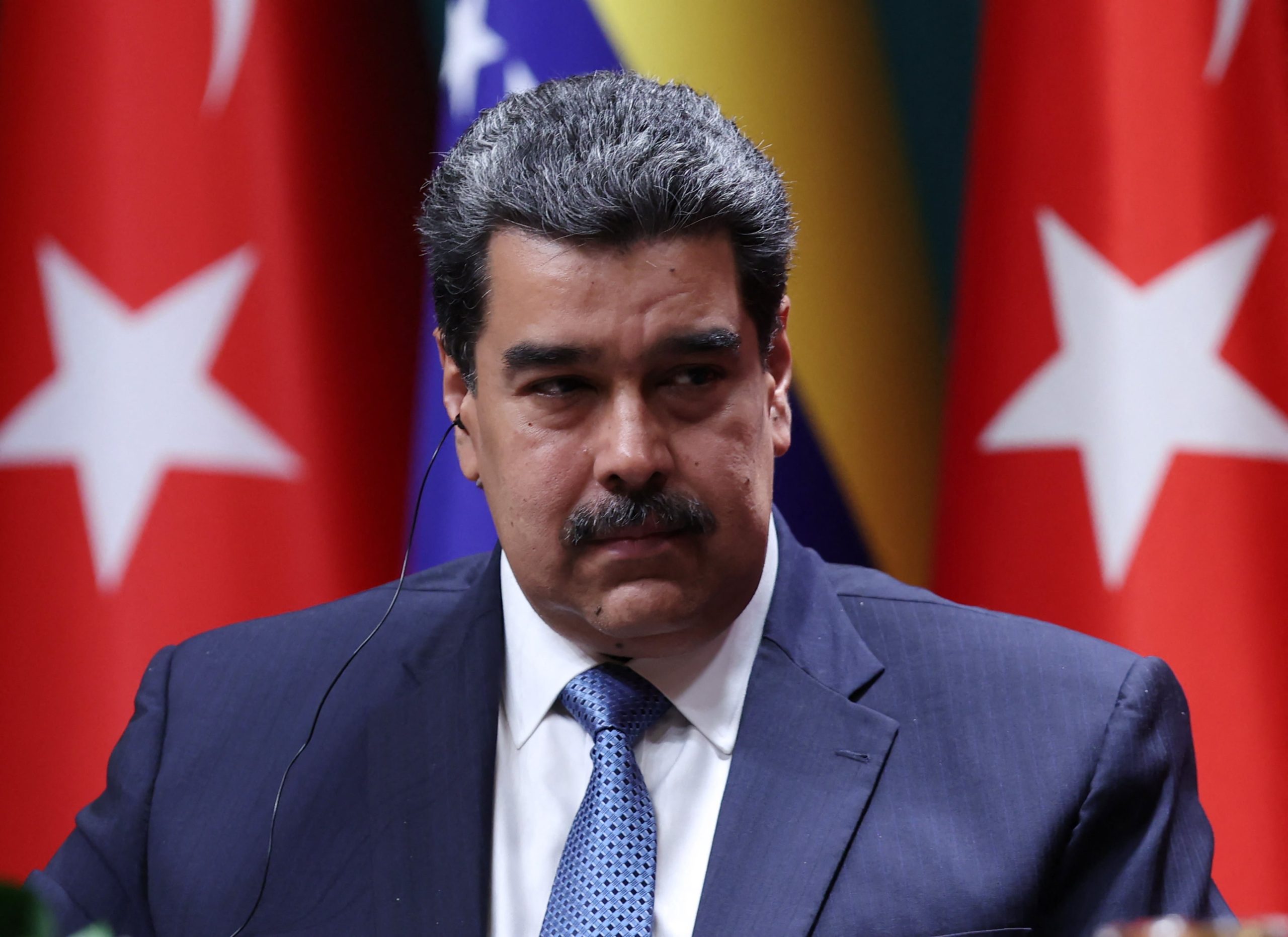 Bajo su gobierno, Venezuela ha enfrentado un colapso económico y un deterioro institucional prolongado. (Photo by Adem ALTAN / AFP)