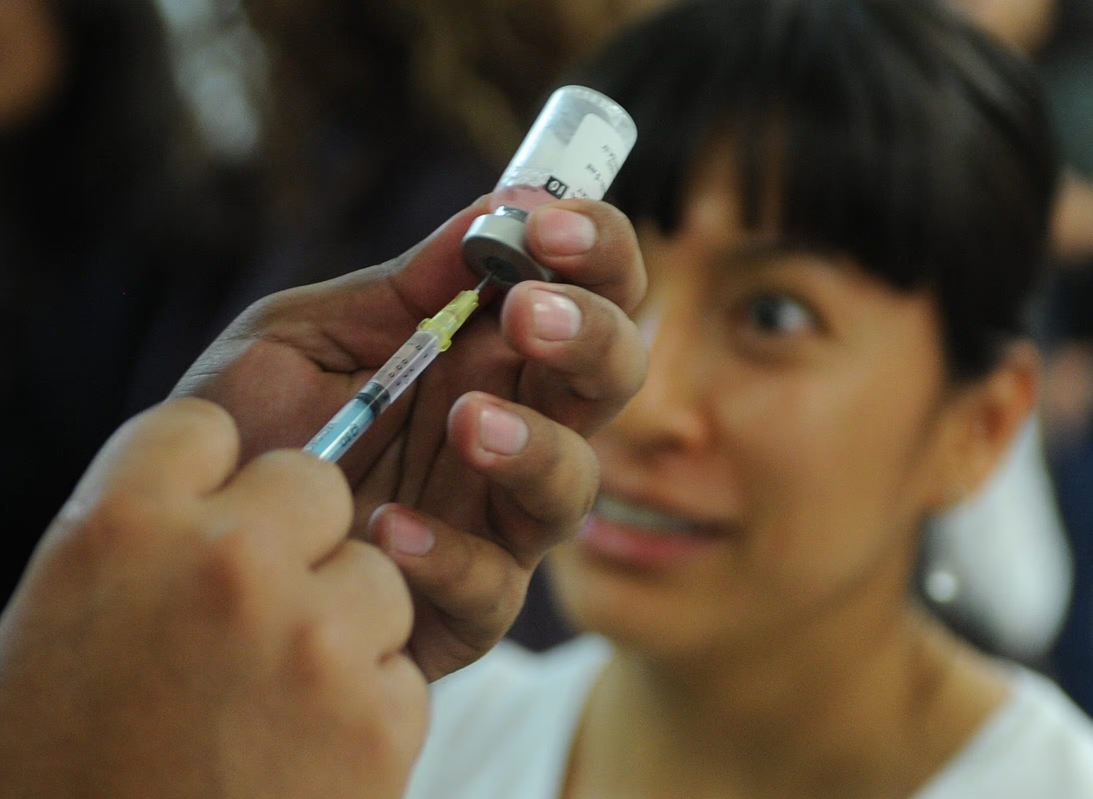 El descenso en la cobertura de vacunación es la principal causa del aumento de brotes de sarampión en América (EFE/Mario Guzmán)
