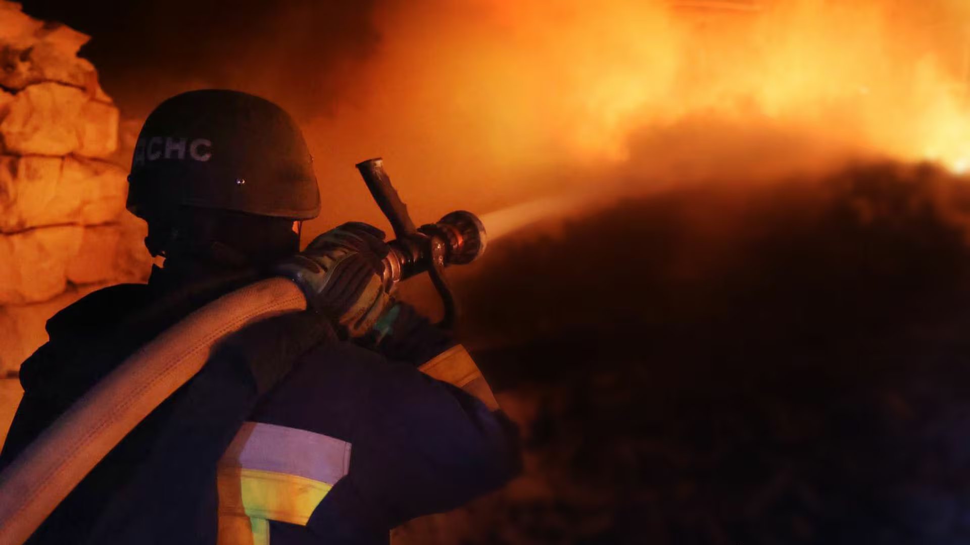 El presidente Zelensky pidió sanciones y apoyo militar inmediato para Ucrania, señalando a Rusia como única responsable y abogando por una paz justa. (@ZelenskyyUa)