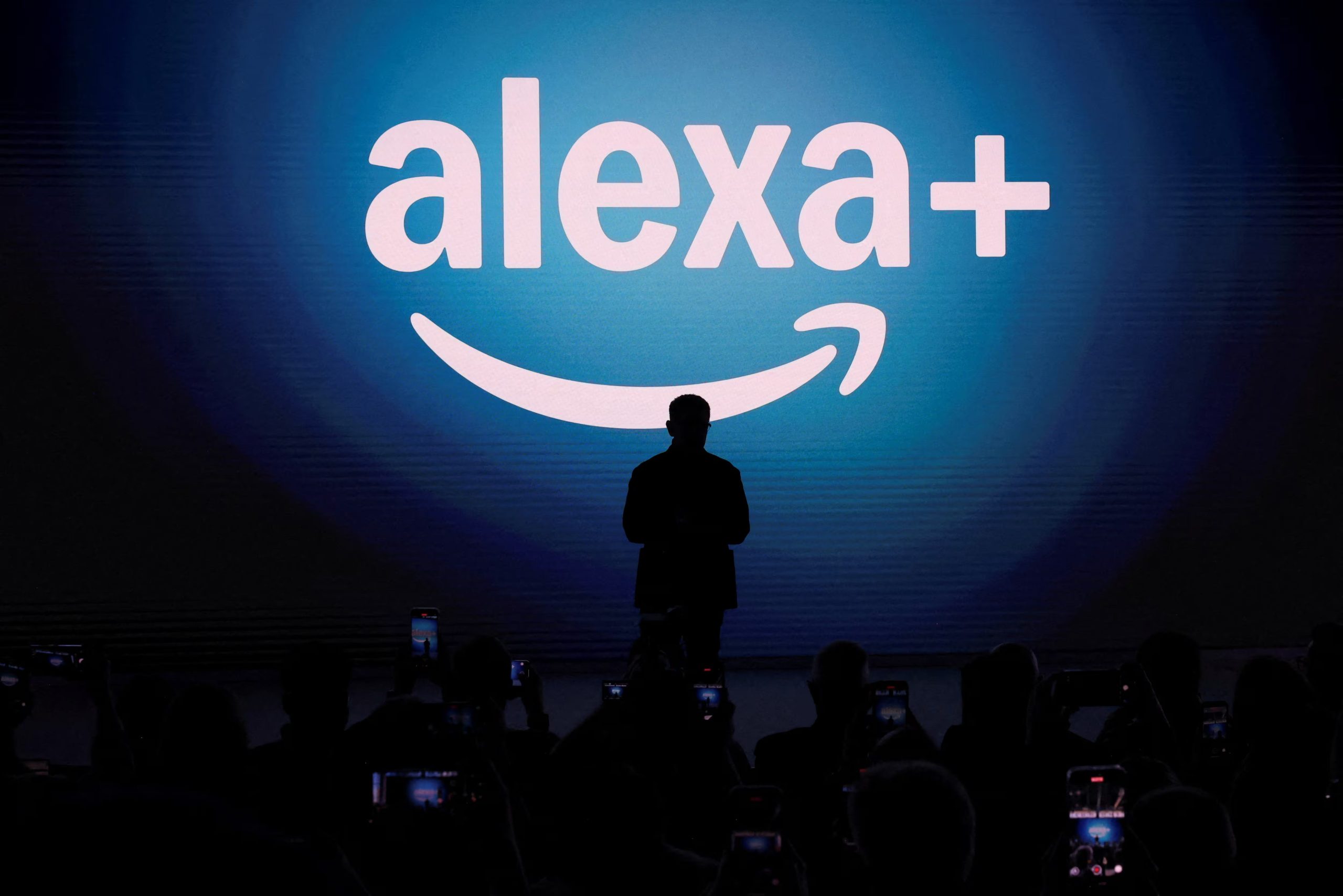 Para cambiar la personalidad de Alexa+, basta con decir “Alexa, cambia tu estilo de personalidad” o elegir la opción en la app de Alexa. REUTERS/Brendan McDermid/File Photo