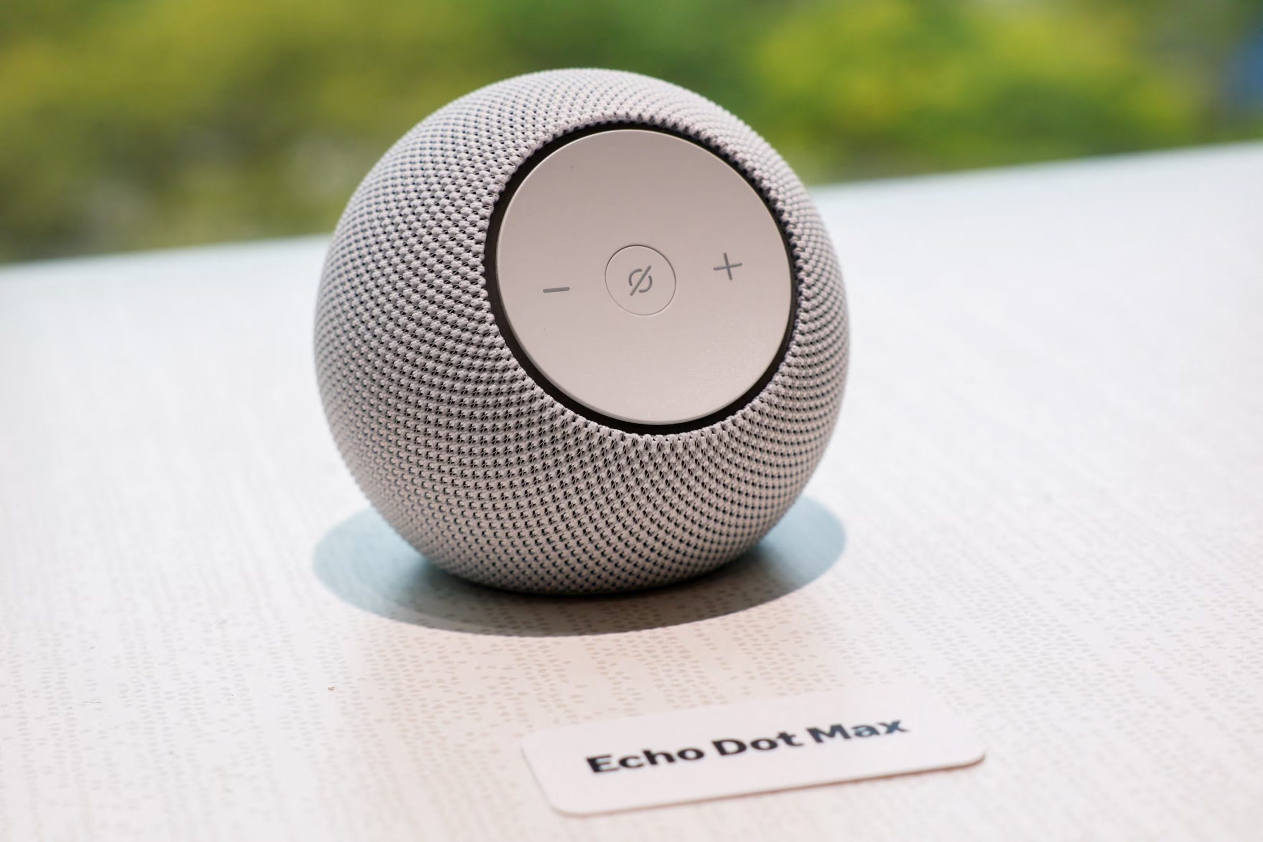 Alexa+ está disponible solo en algunos dispositivos Echo, como Echo Show 5, 8, 11, 15, 21, Echo Dot, Dot Max, Studio y Pop. REUTERS/Kylie Cooper