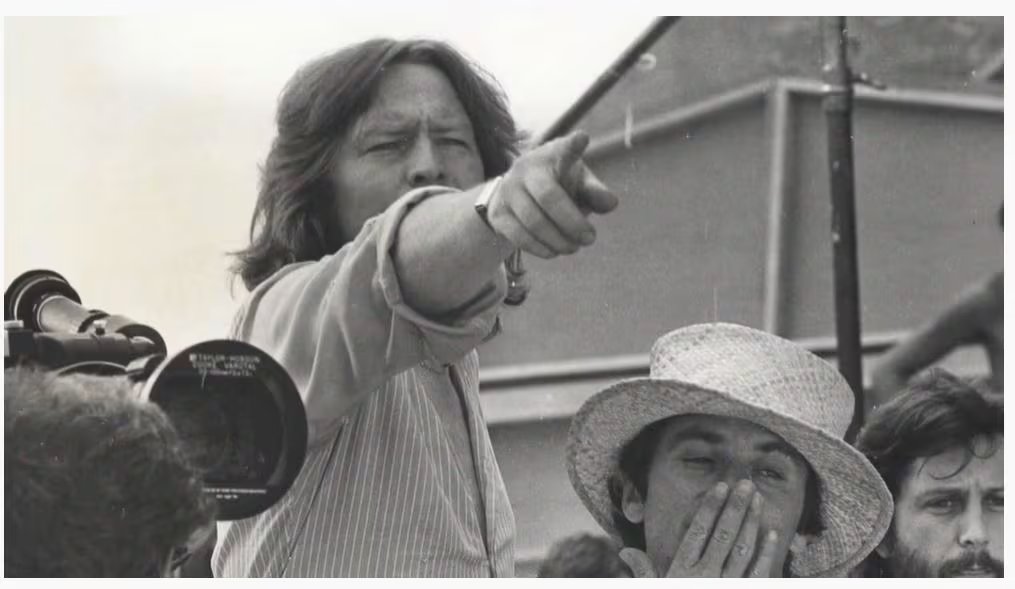 Alan Parker señaló: 