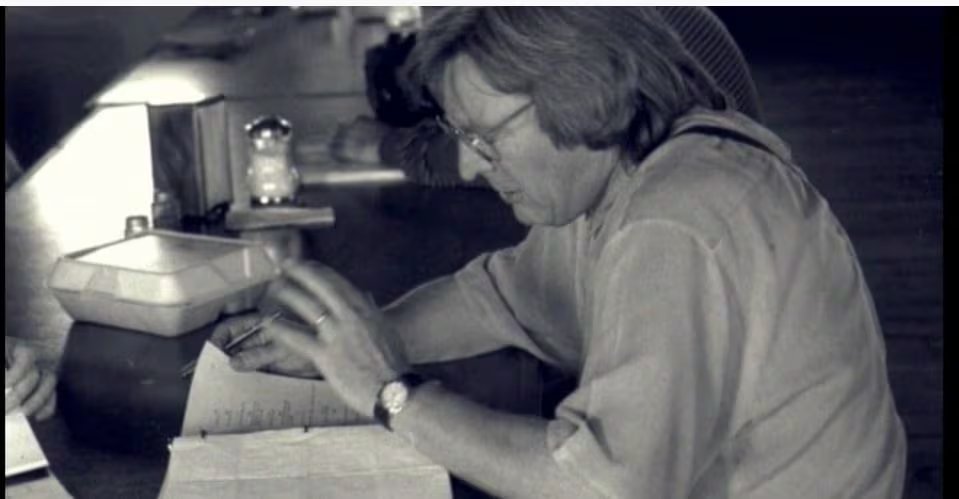 Alna Parker señaló: 