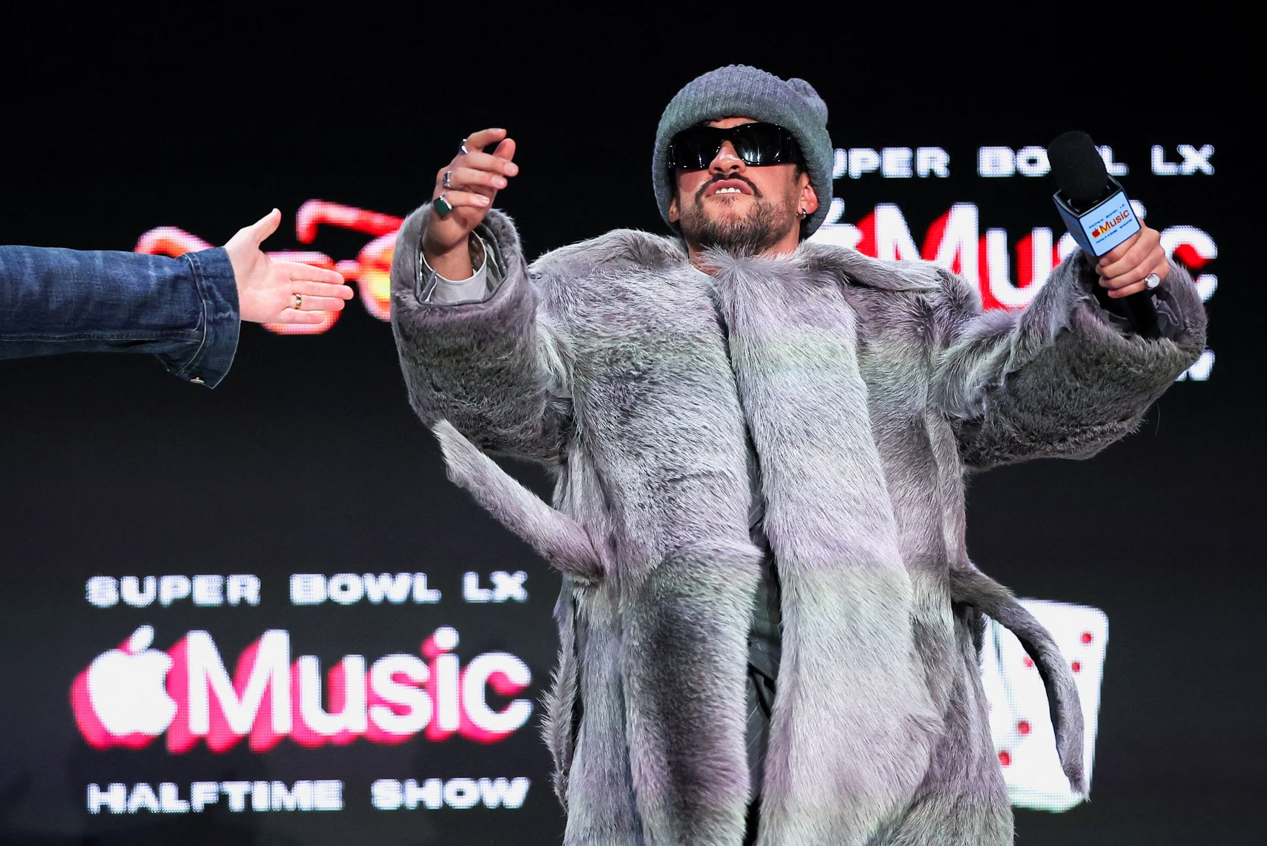 Para Bad Bunny, no es necesario hablar español para disfrutar su show; basta con saber bailar. REUTERS/Carlos Barria