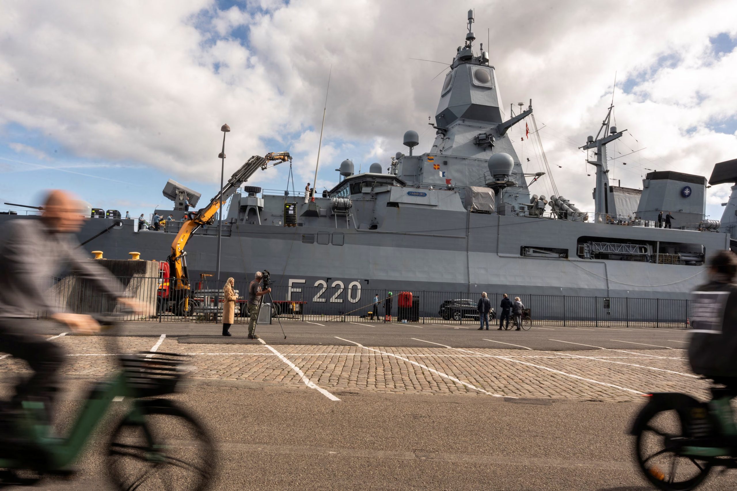 Fragata de la Marina alemana atracada en Copenhague. Alemania y la OTAN están en alerta máxima por sospecha de espionaje ruso (Ritzau Scanpix/Emil Nicolai Helms via REUTERS)