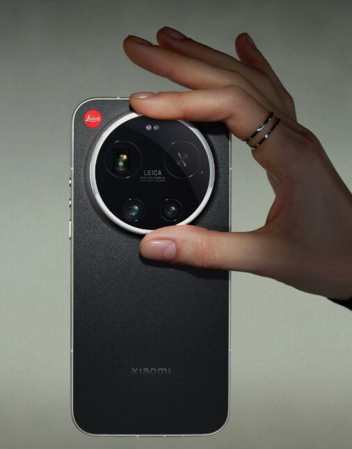 Usuarios pueden girar el lente de la cámara para hacer zoom y también controlar la iluminación. (Xiaomi-Leica)