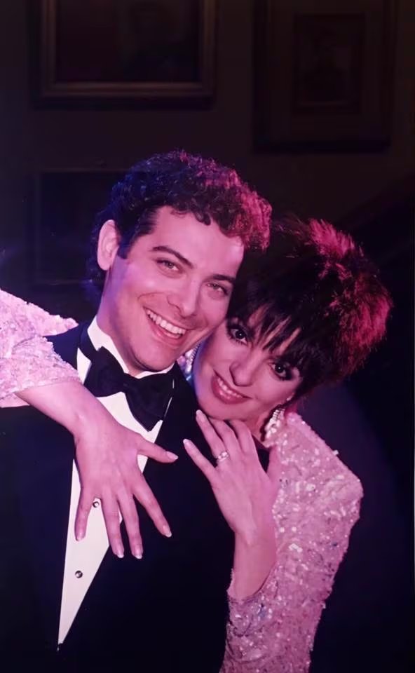 Michael Feinstein incentivó a Liza Minelli a publicar sus memorias en vida. (Facebook/ Liza Minelli)
