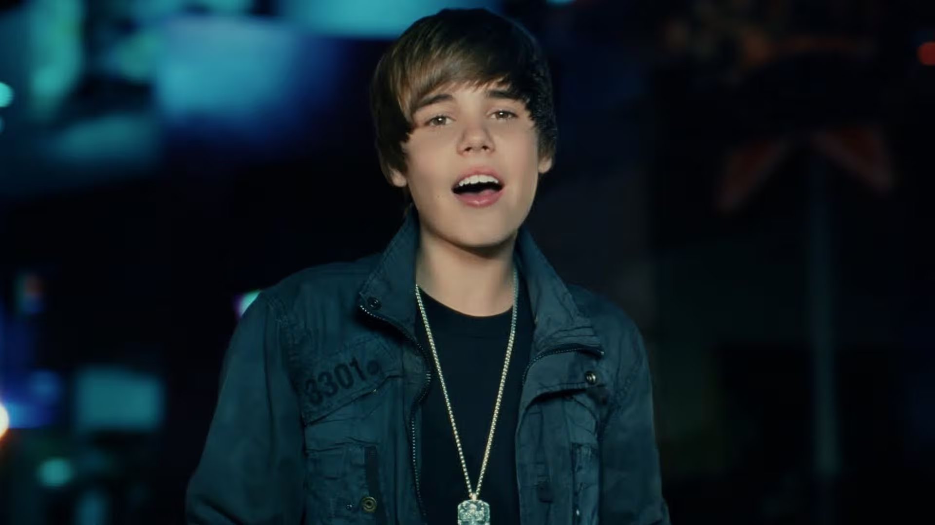 El tema, lanzado en 2010, convirtió al artista canadiense en un fenómeno adolescente e impulsó su carrera global (YouTube)