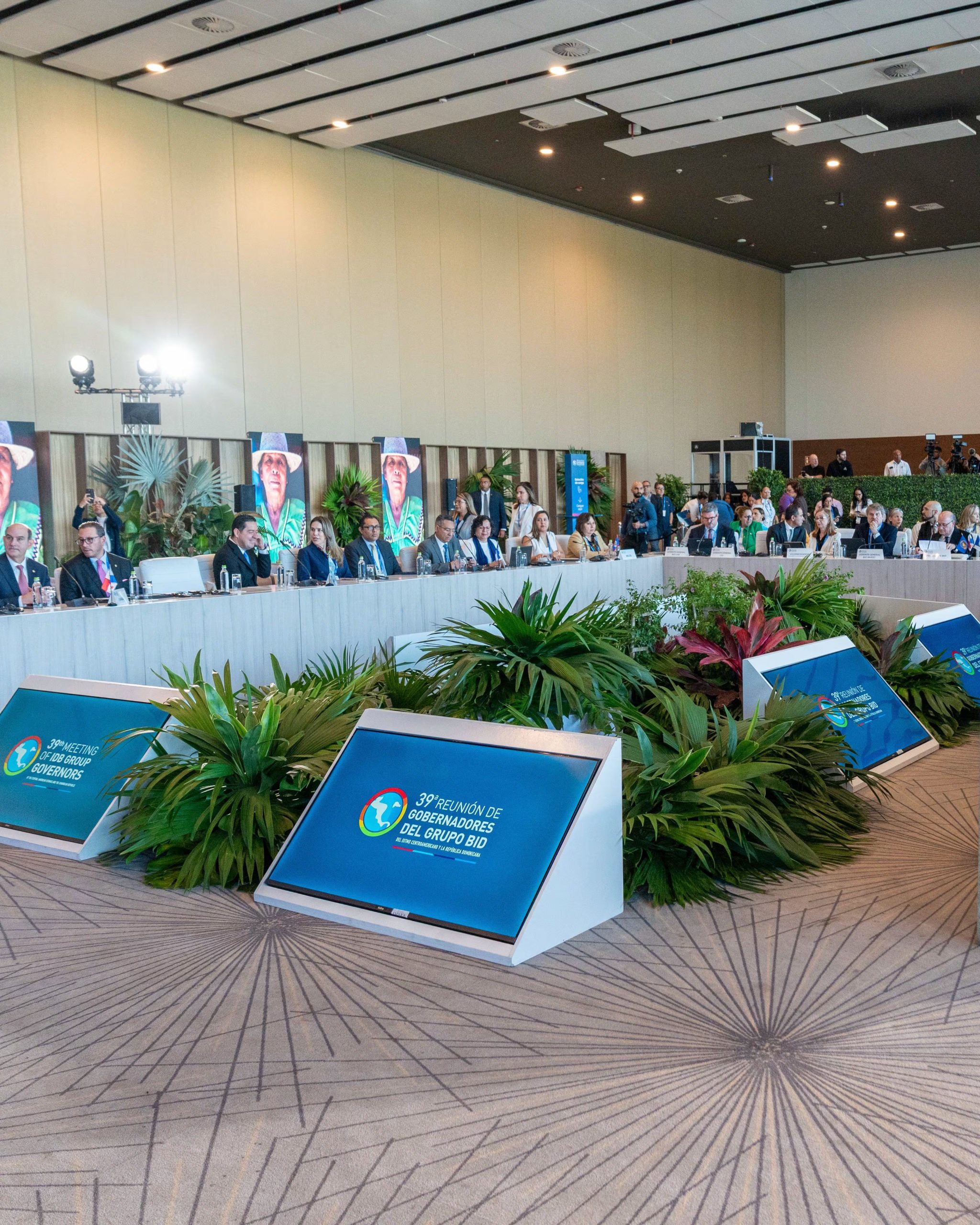 La reunión de gobernadores del BID en Panamá reunió a autoridades económicas de Centroamérica y República Dominicana para abordar integración, crecimiento y estabilidad regional. Tomada de X