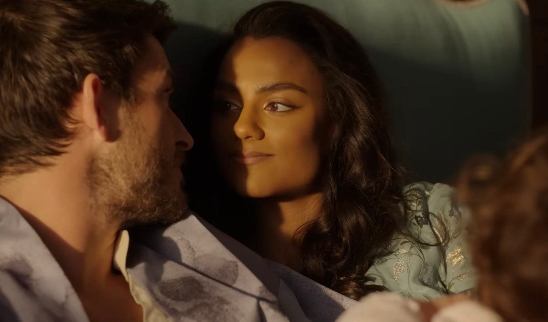 Anthony y Kate regresan a Mayfair para aconsejar a Benedict en un momento crucial. (Créditos: Netflix)