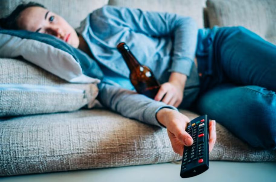 Factores como una dieta deficiente, consumo de alcohol y uso repetido de antibióticos dañan la capacidad de absorción intestinal (Crédito: Freepik)