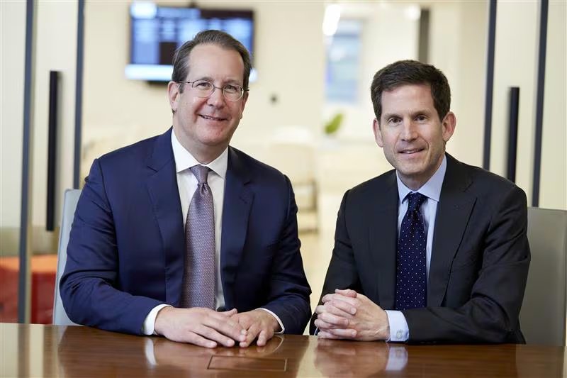 Christopher Bogart y Jonathan Molot, fundadores de Burford Capital