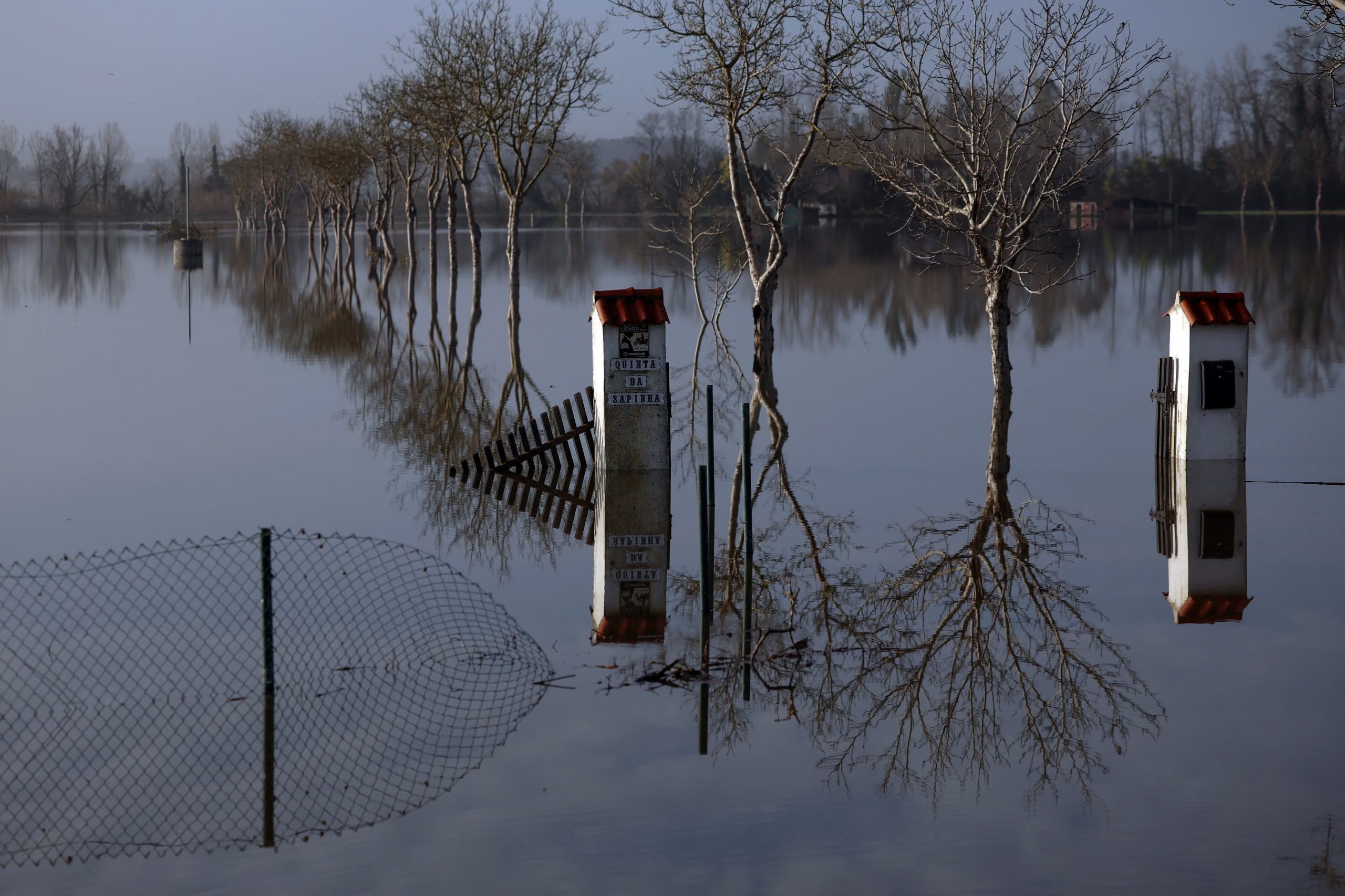 Una zona inundada en Coimbra, Portugal, 12 de febrero de 2026. REUTERS/Pedro Nunes