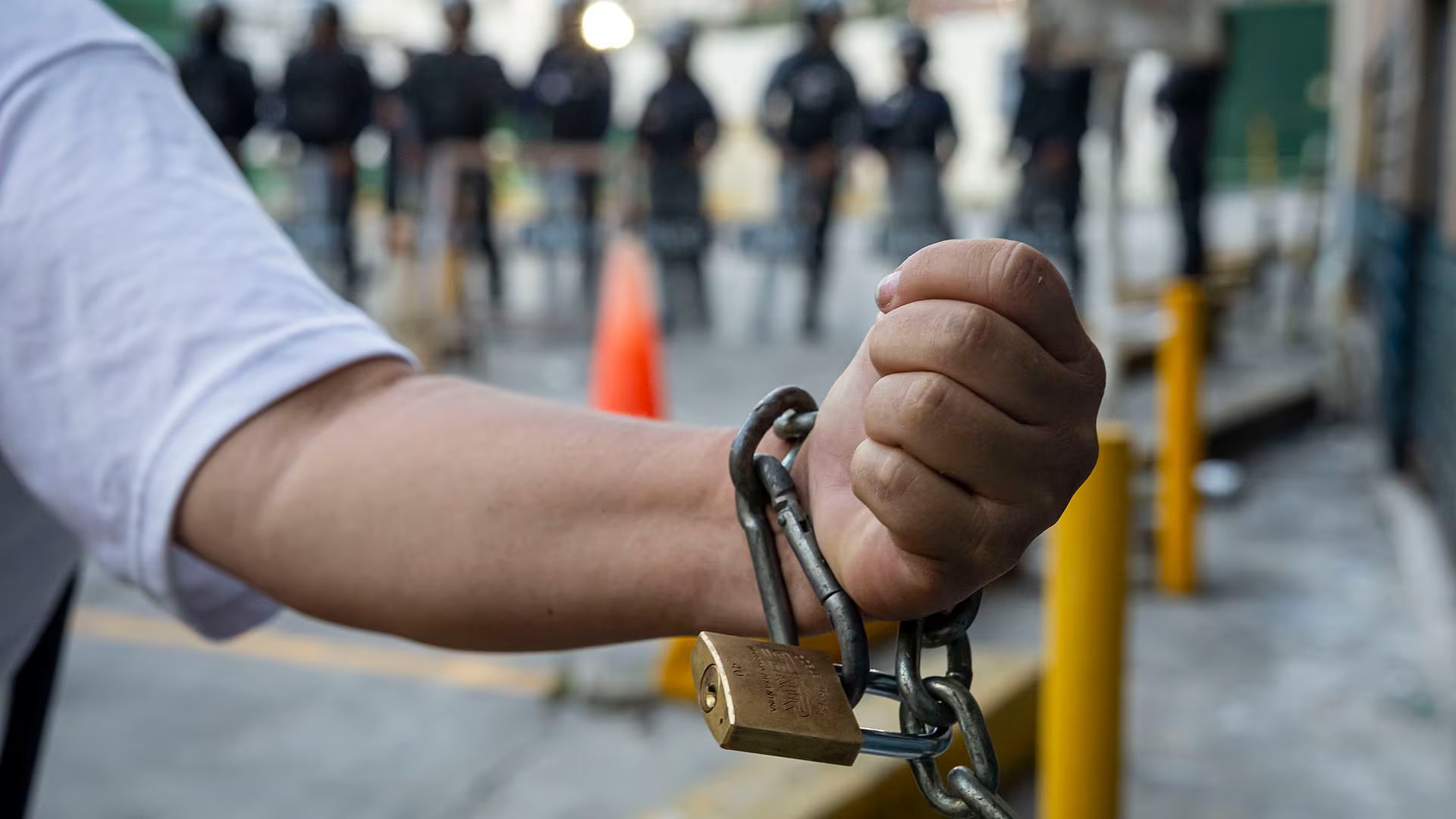 Familiares de colombianos presos en Venezuela claman al Gobierno intervenciónpara su liberación - crédito Miguel Gutiérrez/EFE

