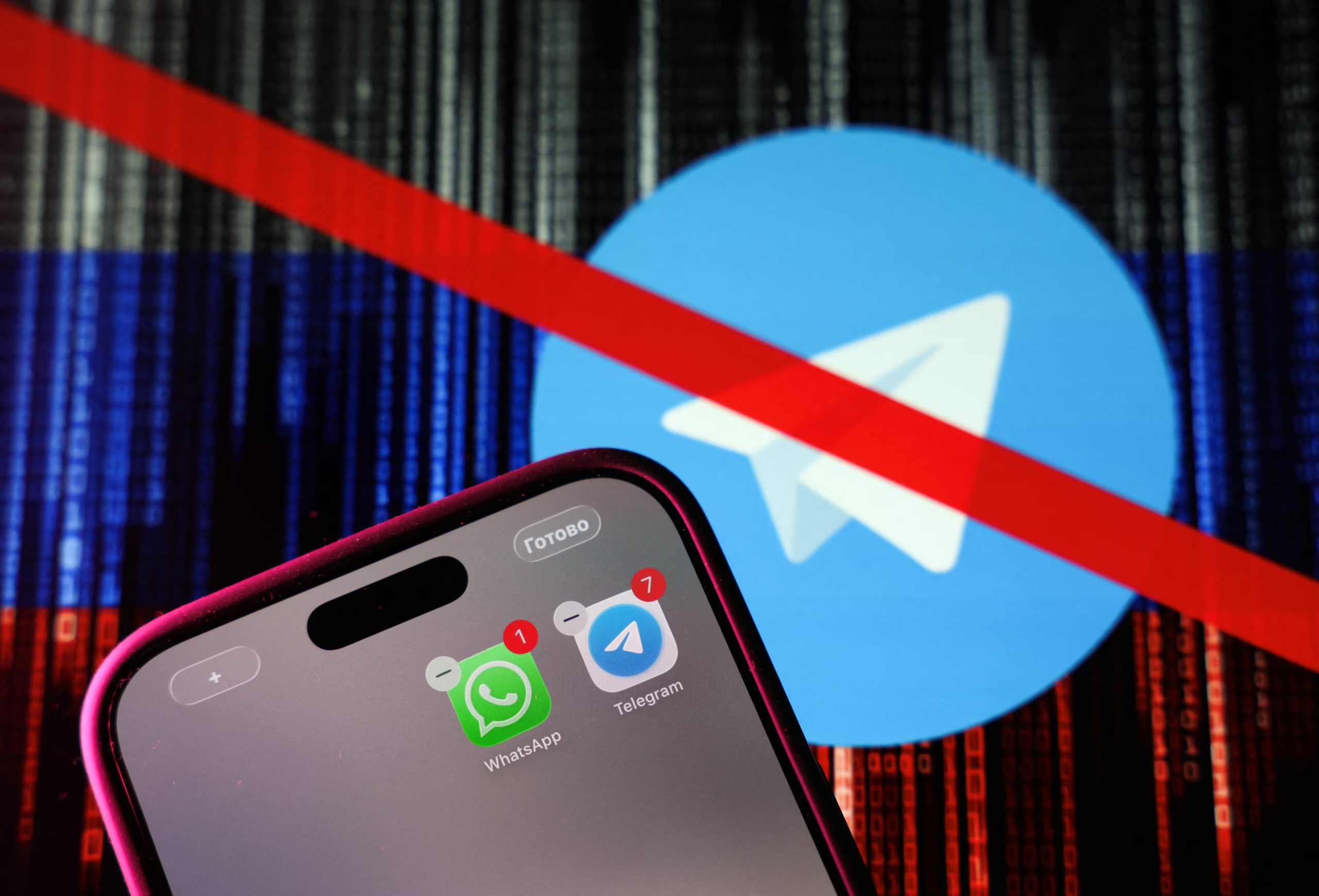 Los rusos viven una censura digital (REUTERS/Ramil Sitdikov/Illustration)