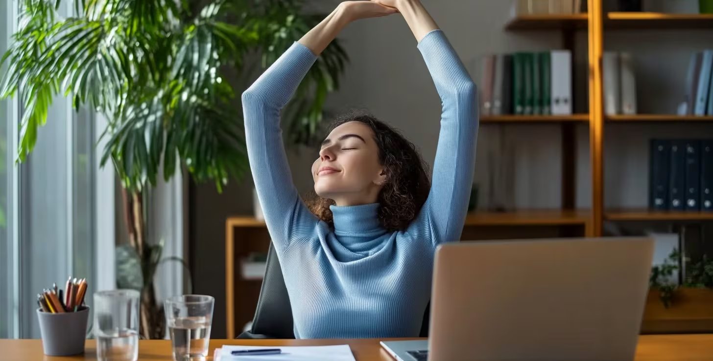 Adoptar las recomendaciones de Harvard Health permite reducir recaídas y mantener una buena calidad de vida cervical (Imagen Ilustrativa Infobae)