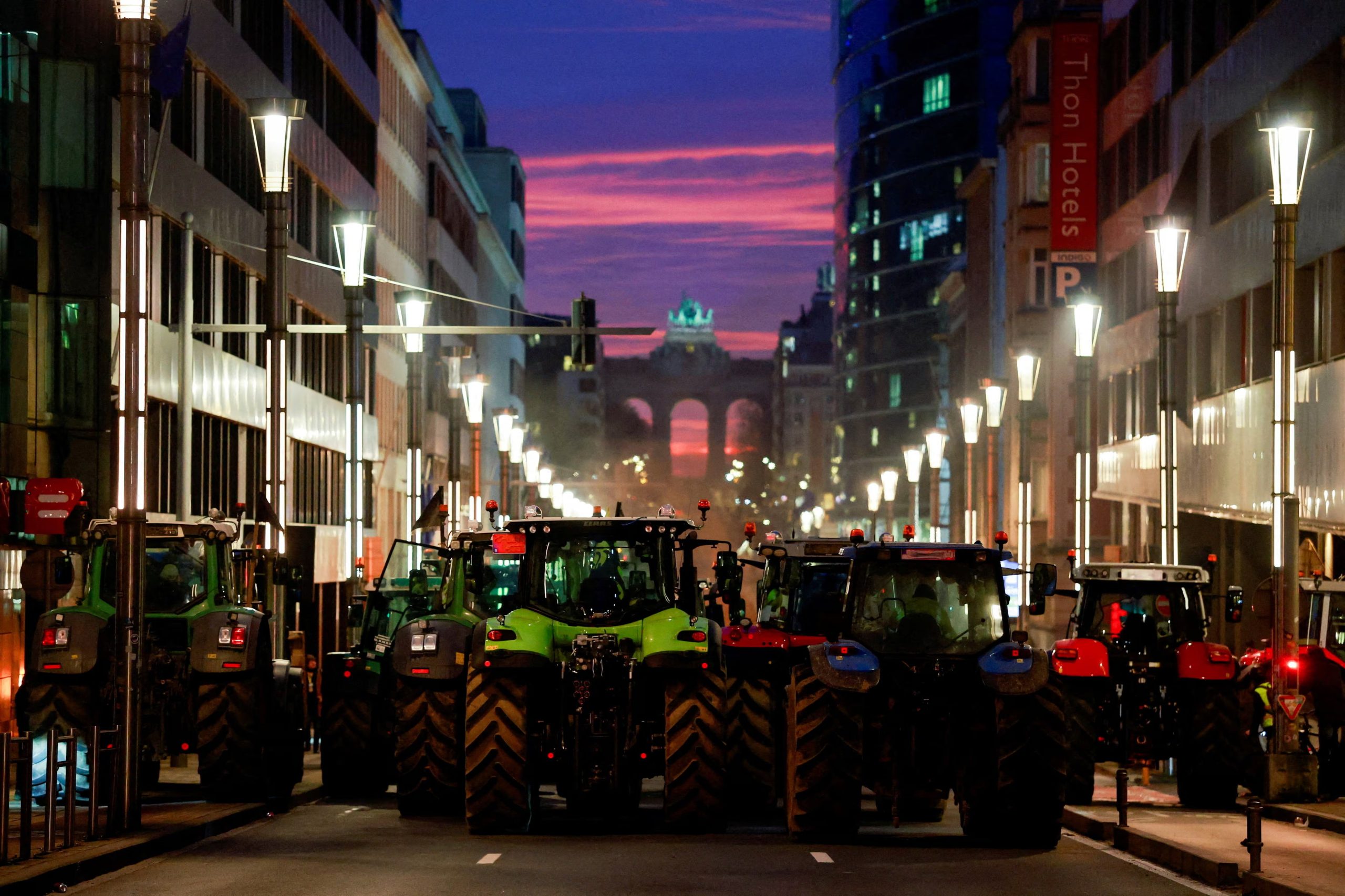 Foto de archivo. Una postal de la protesta de agricultores en Bruselas, en contra de acuerdo UE-Mercosur (REUTERS/Stephanie Lecocq)