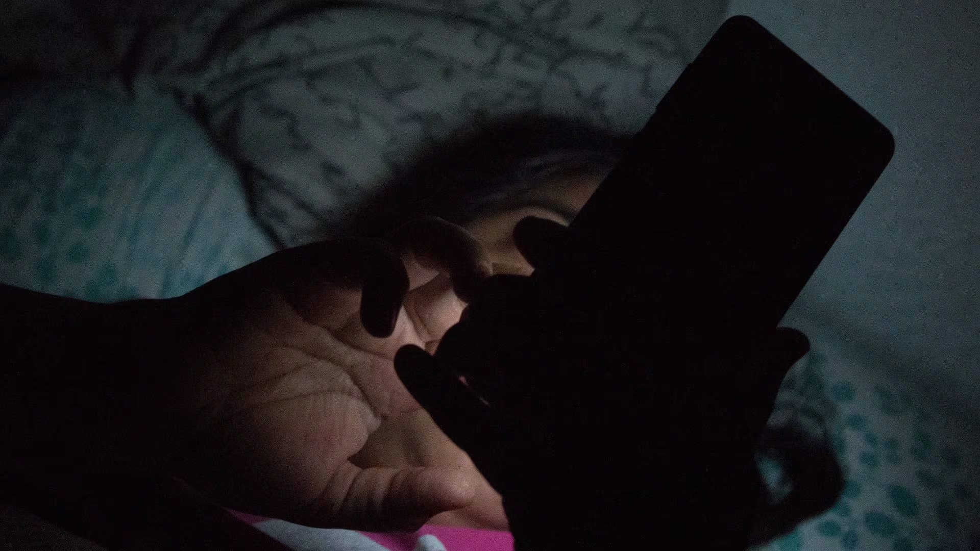 El equilibrio entre experiencias presenciales, como teatro o cine, y el consumo digital ayuda a reconstruir vínculos genuinos y memoria cultural (Foto: Cuartoscuro)