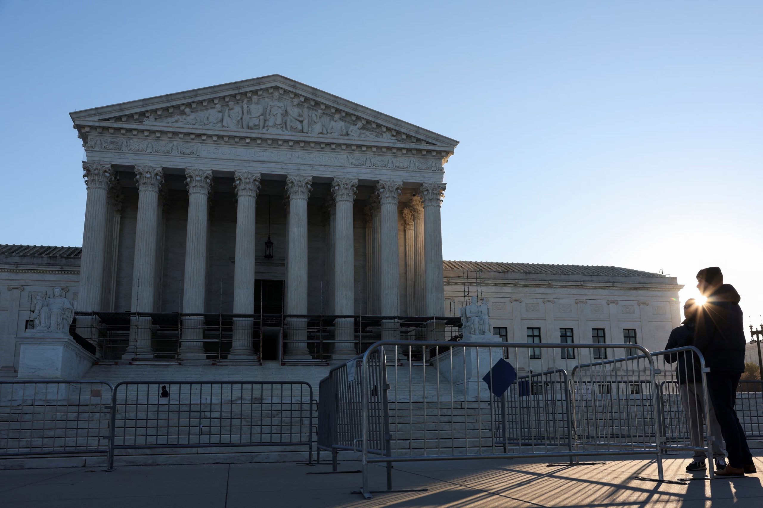 La Corte Suprema de Estados Unidos anuló los aranceles generalizados de Trump bajo la ley de emergencia de 1977, cambiando el panorama del comercio exterior - crédito Kylie Cooper/Reuters