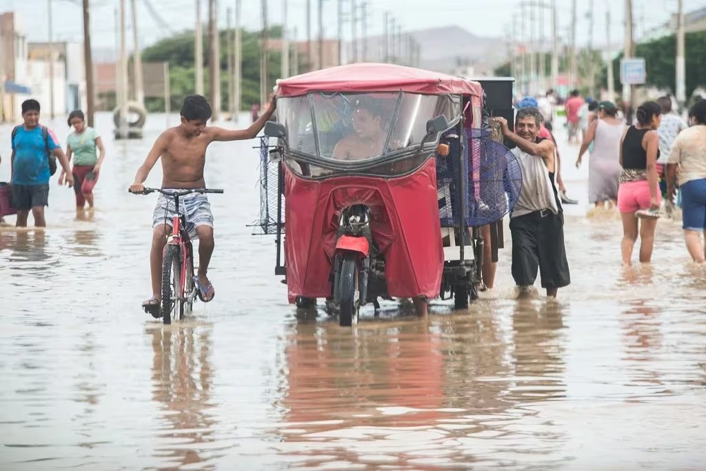 El Fenómeno del Niño ocurre cuando el Pacífico central y oriental se calienta más de lo normal, provocando cambios amplios en lluvias y vientos. Foto: Blog Auna