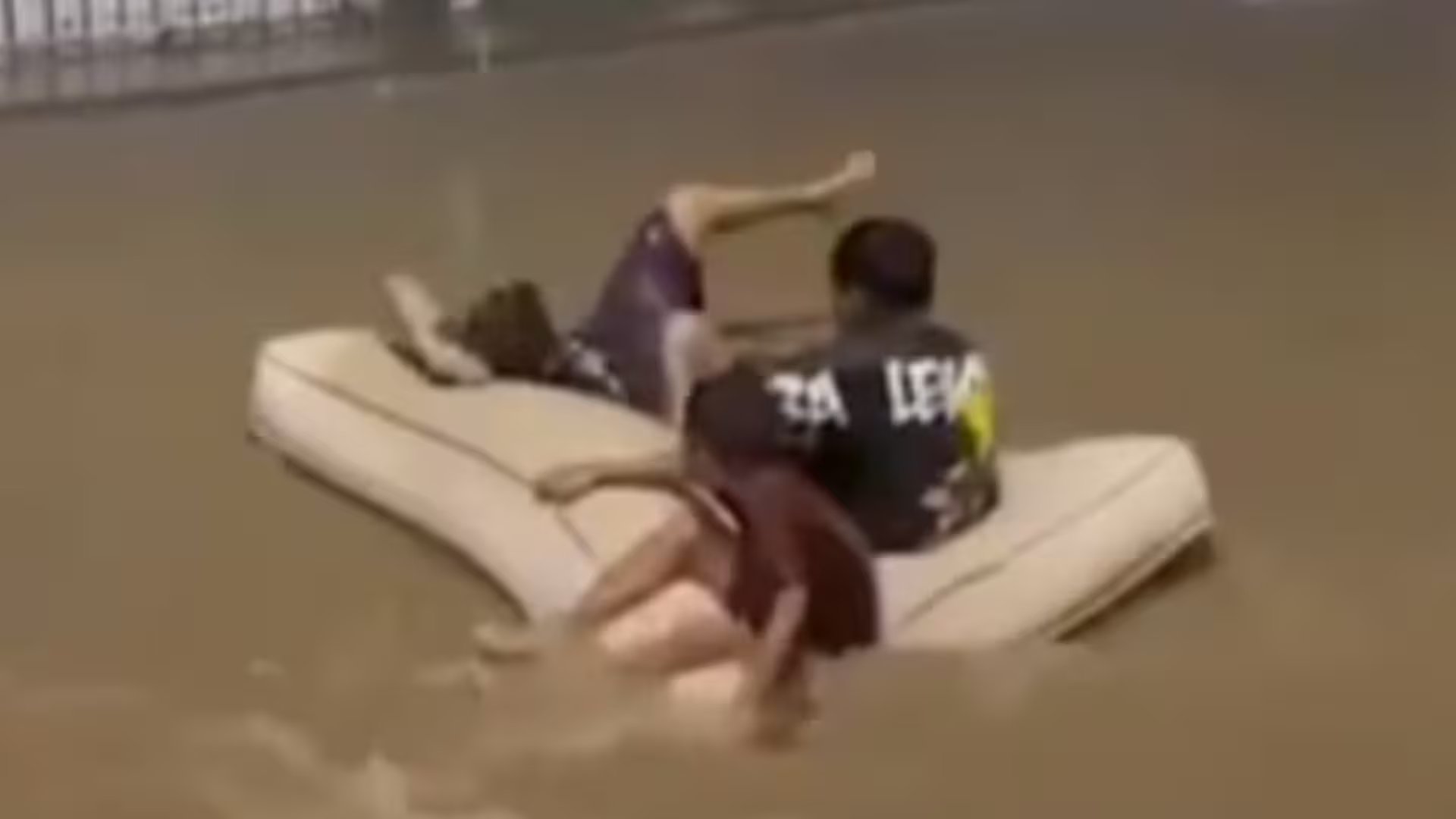 Activación de la quebrada El Faique y otras corrientes elevó el nivel del agua en minutos.