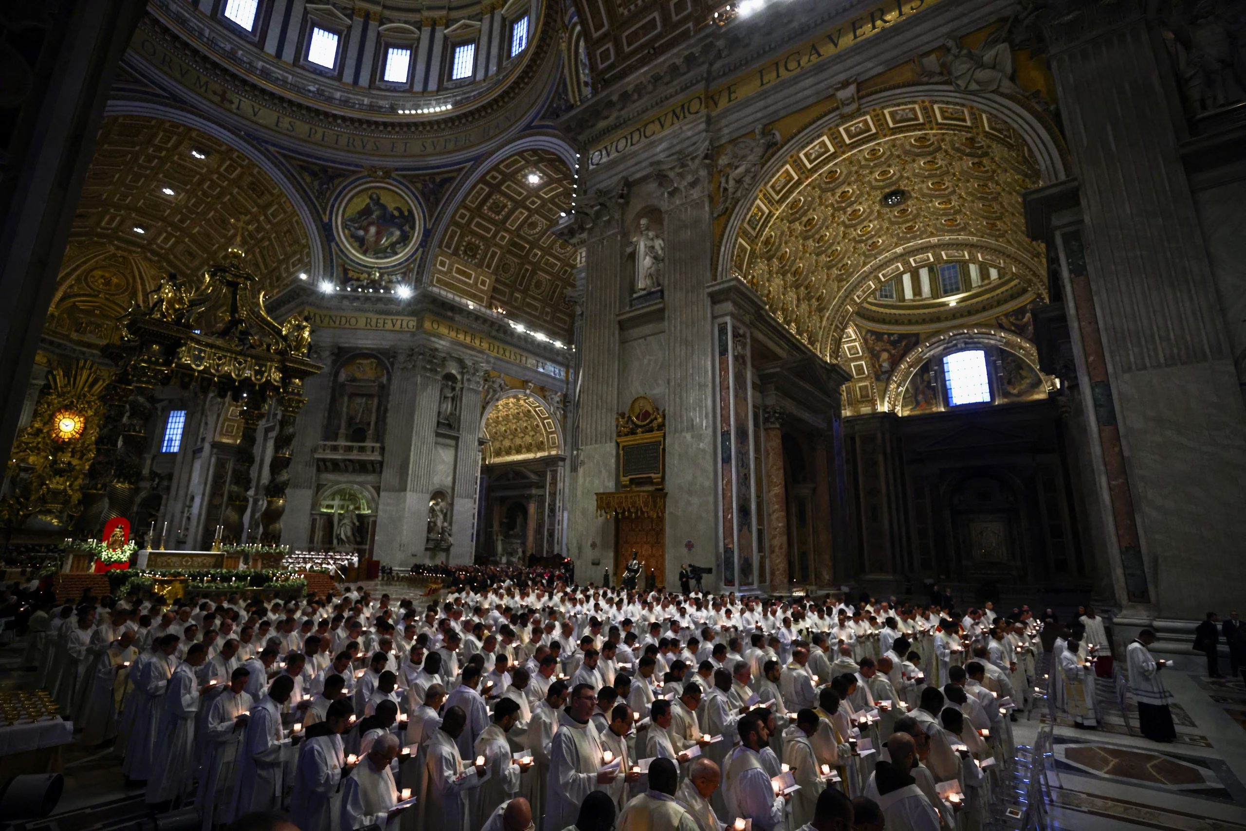 FOTO DE ARCHIVO. Interior de la Basílica de San Pedro el día de la Misa celebrada por el Papa León XIV con motivo de la fiesta católica de la Presentación de Jesús, en el Vaticano, el 2 de febrero de 2026
REUTERS/Vincenzo Livieri