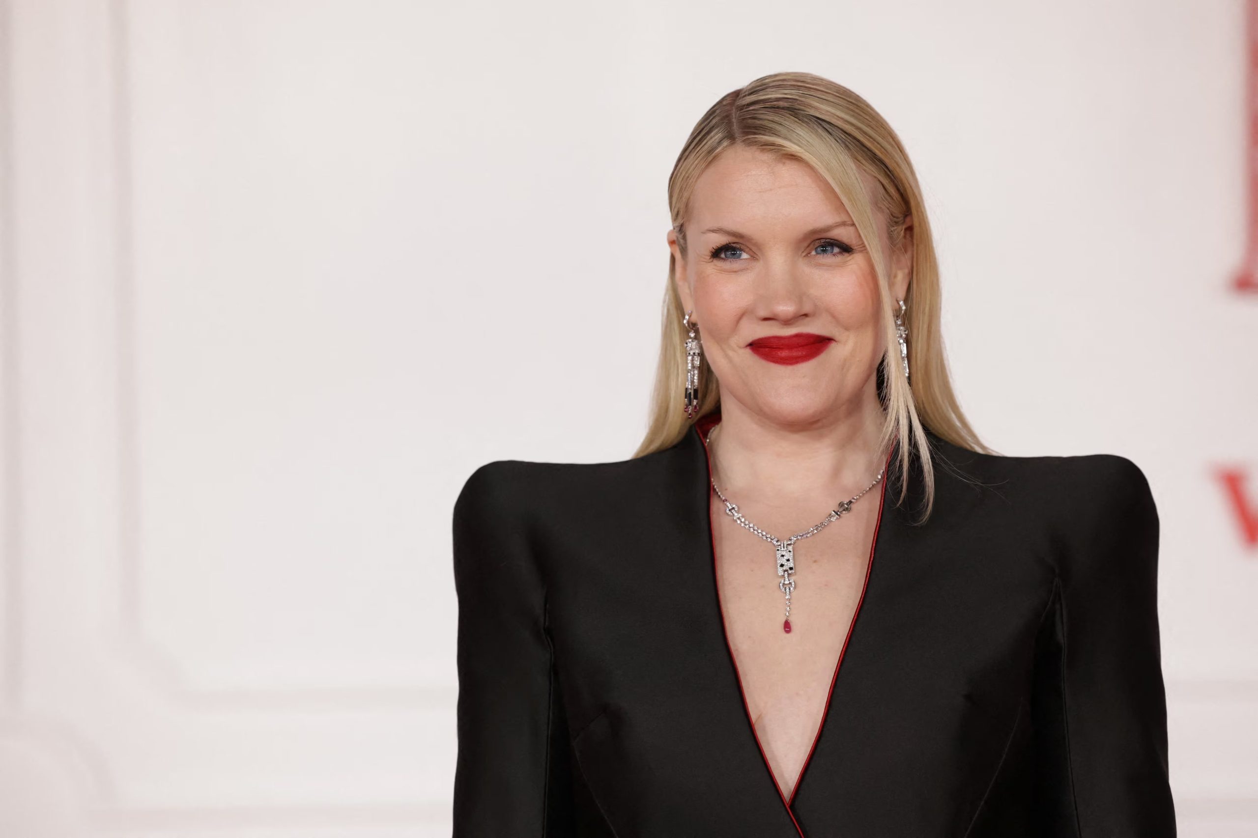 Emerald Fennell destacó a directoras como Greta Gerwig y Kathryn Bigelow como referentes clave para la ambición creativa en el cine femenino actual (REUTERS)
