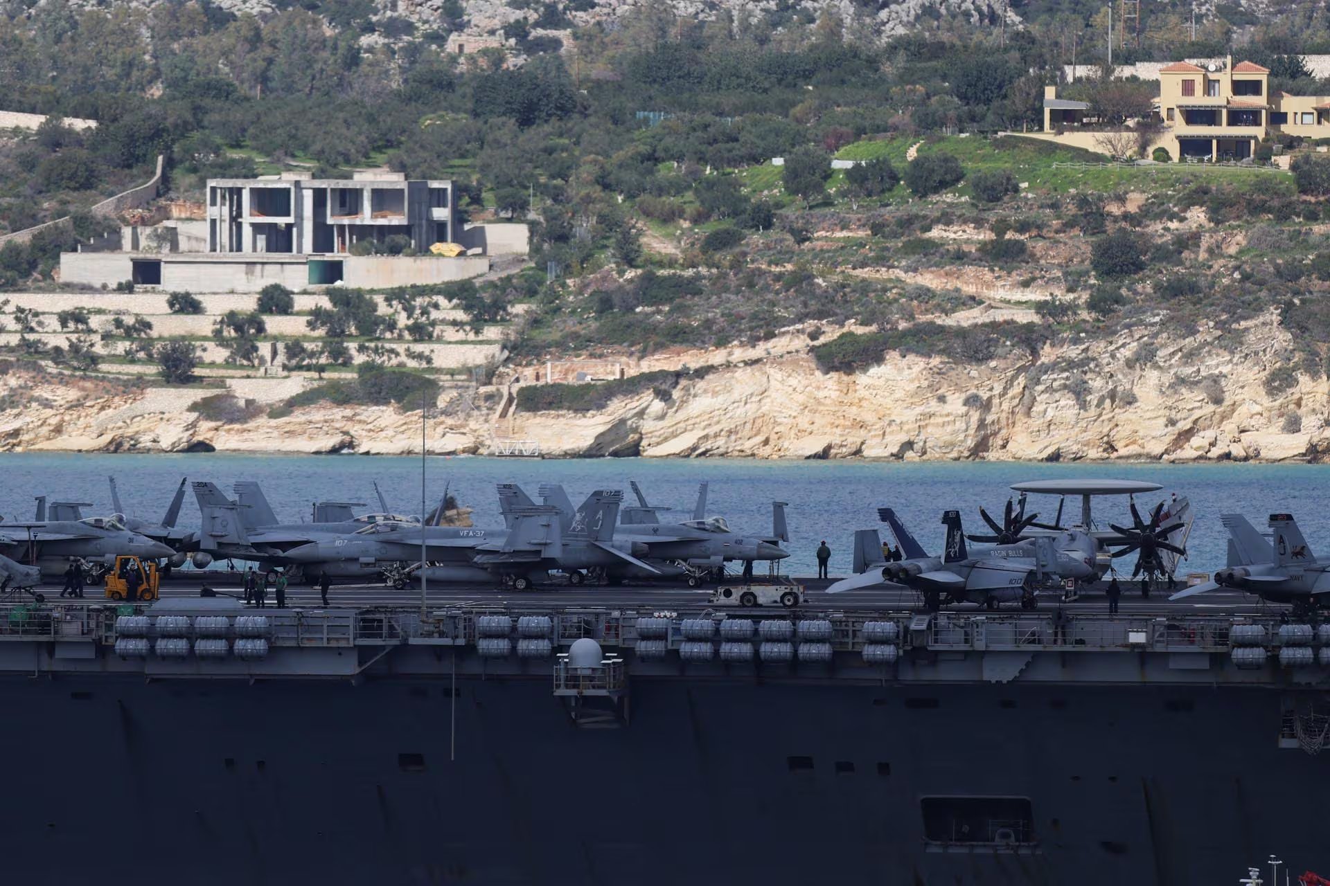 Estados Unidos despliega la mayor concentración militar en la región desde 2003, con énfasis en el refuerzo de capacidades navales y aéreas estratégicas (REUTERS)