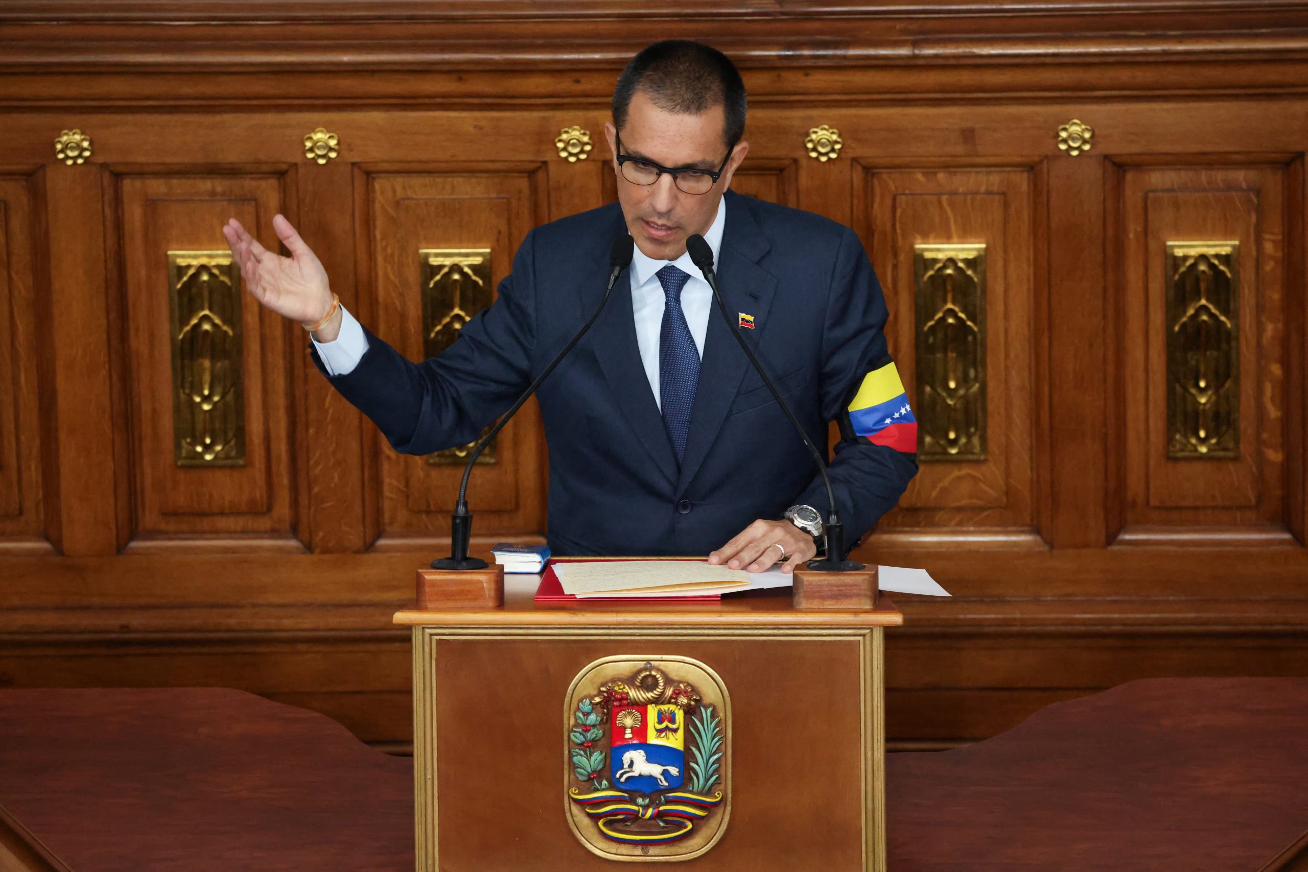 Jorge Arreaza informó que la Fiscalía pidió liberar a 379 detenidos (Reuters)