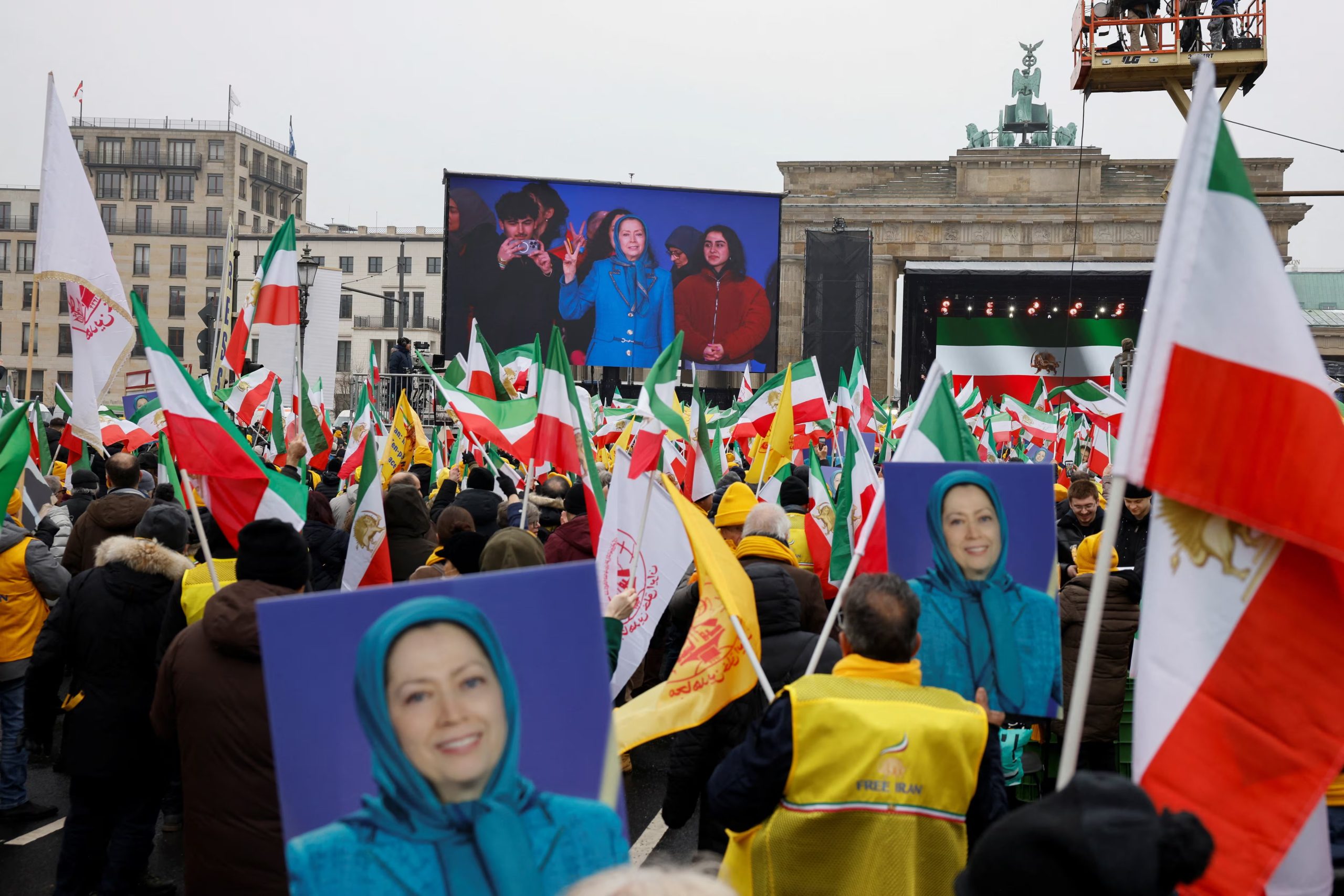 Continúan las protestas en varias ciudades del mundo para exigir el fin del régimen de los ayatolás en Irán (REUTERS/Axel Schmidt)