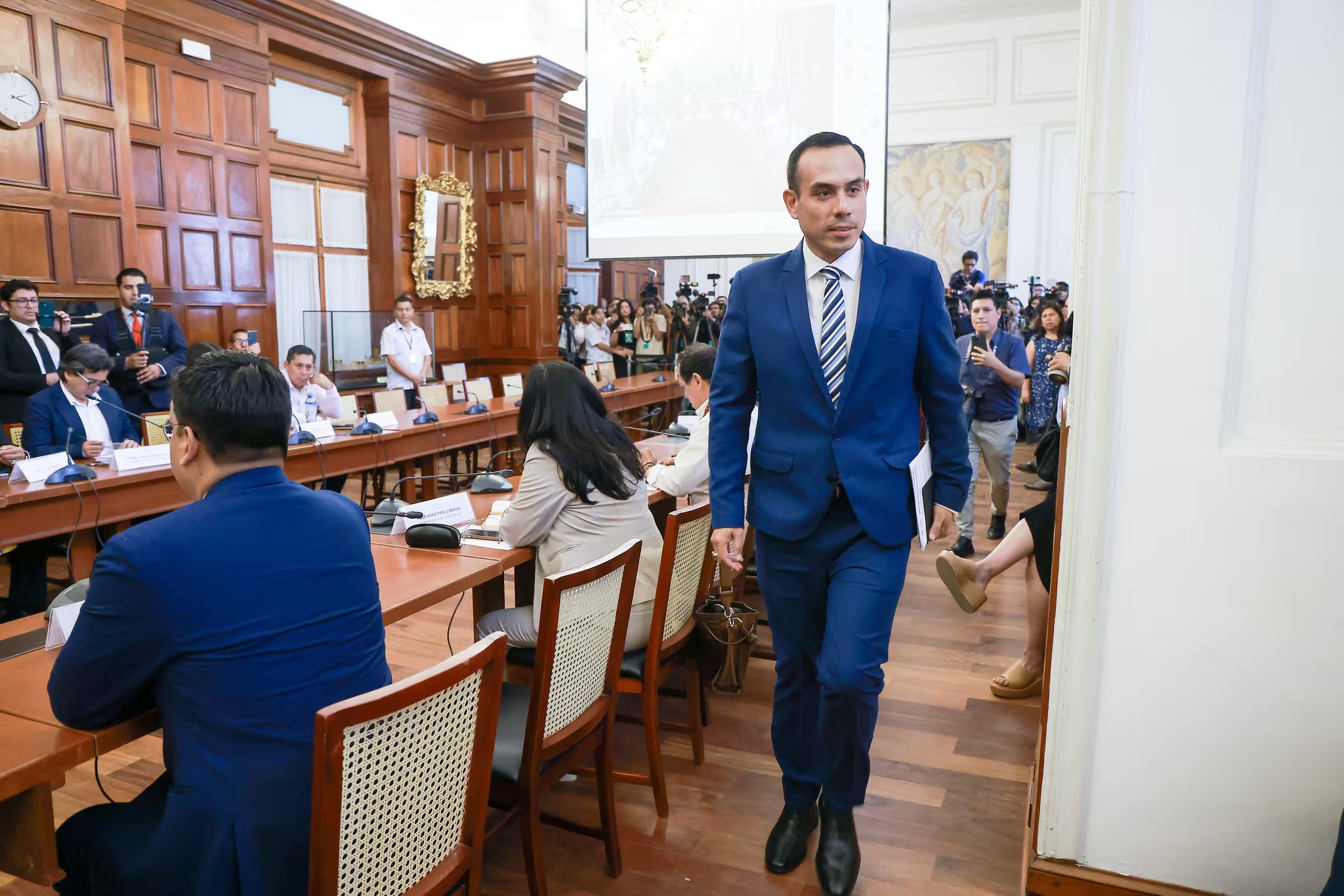 El presidente José Jerí acudió ante la Comisión de Fiscalización del Congreso por reuniones privadas con el empresario chino Zhihua Yang. - Crédito: Presidencia