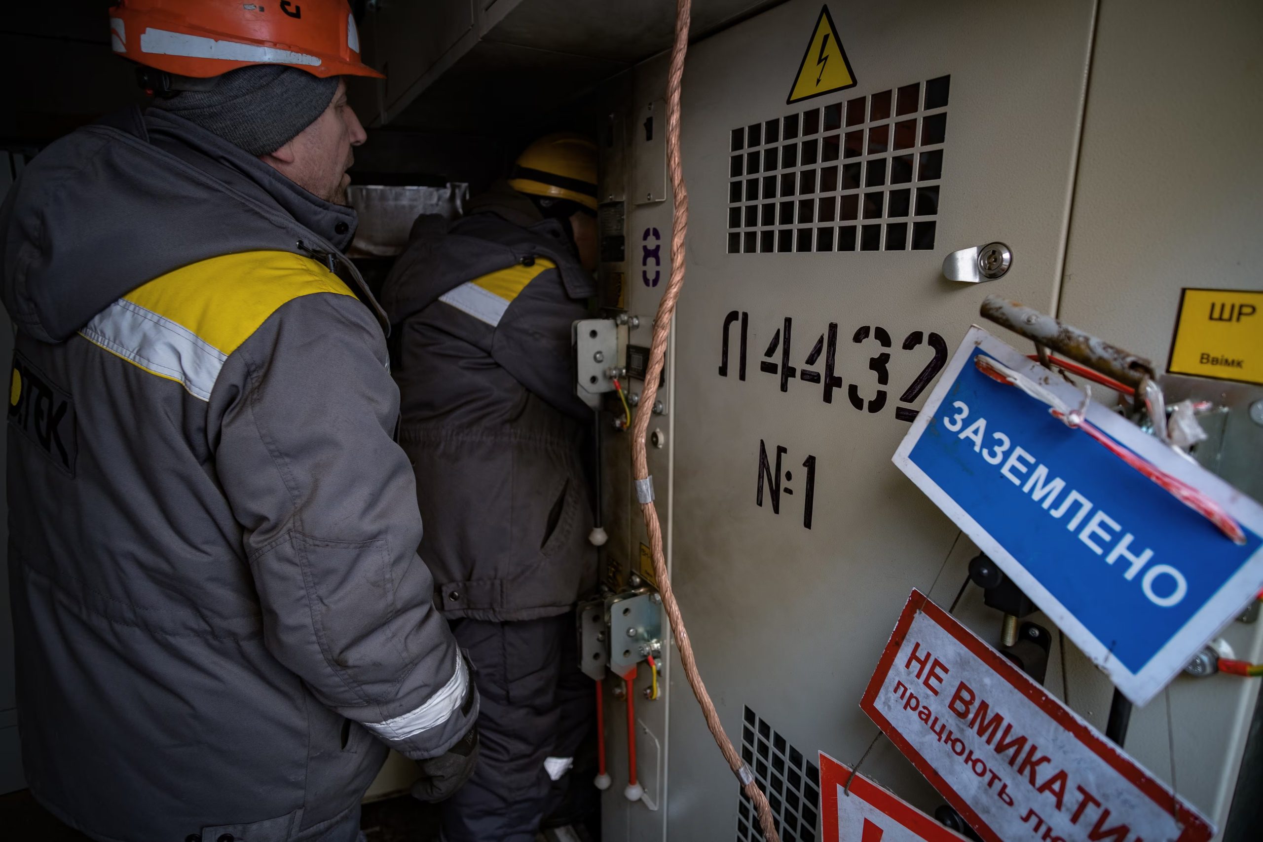 Funcionarios ucranianos denuncian que Rusia usa el invierno como arma tras semanas de ataques a la infraestructura energética (EFE/EPA/MARIA SENOVILLA)