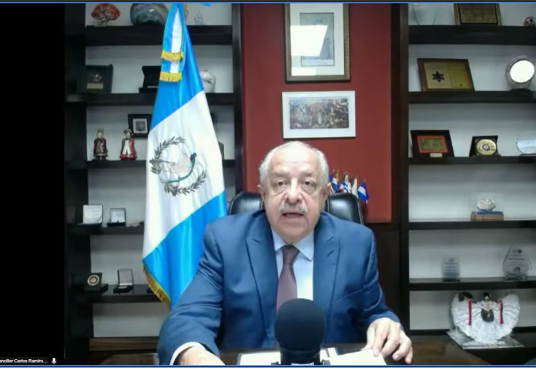 Carlos Martínez, canciller de Guatemala, durante su exposición en la OEA